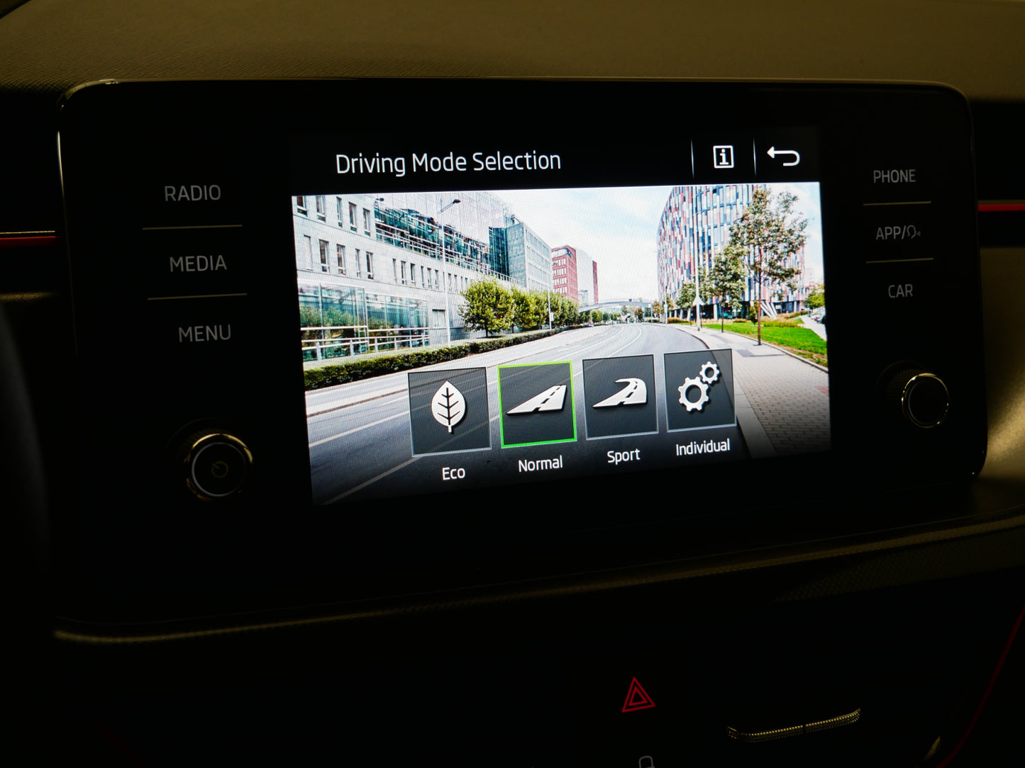 Škoda Scala 1.0 TSI/81kW/MonteCarlo/PANORAMA/DPH