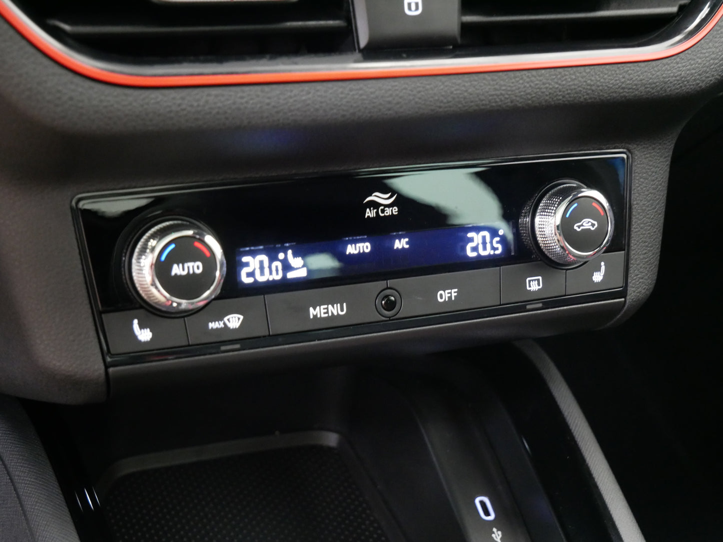 Škoda Scala 1.0 TSI/81kW/MonteCarlo/PANORAMA/DPH
