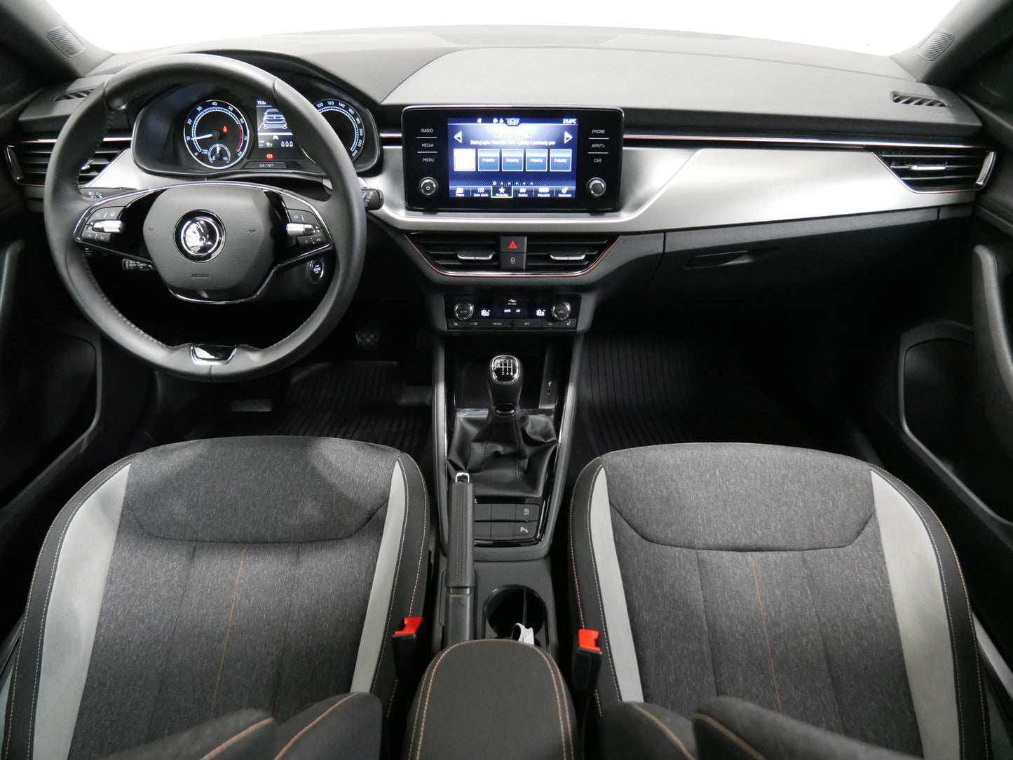 Škoda Scala 1.5 TSI/STYLE/TAŽNÉ/KAMERA/LED