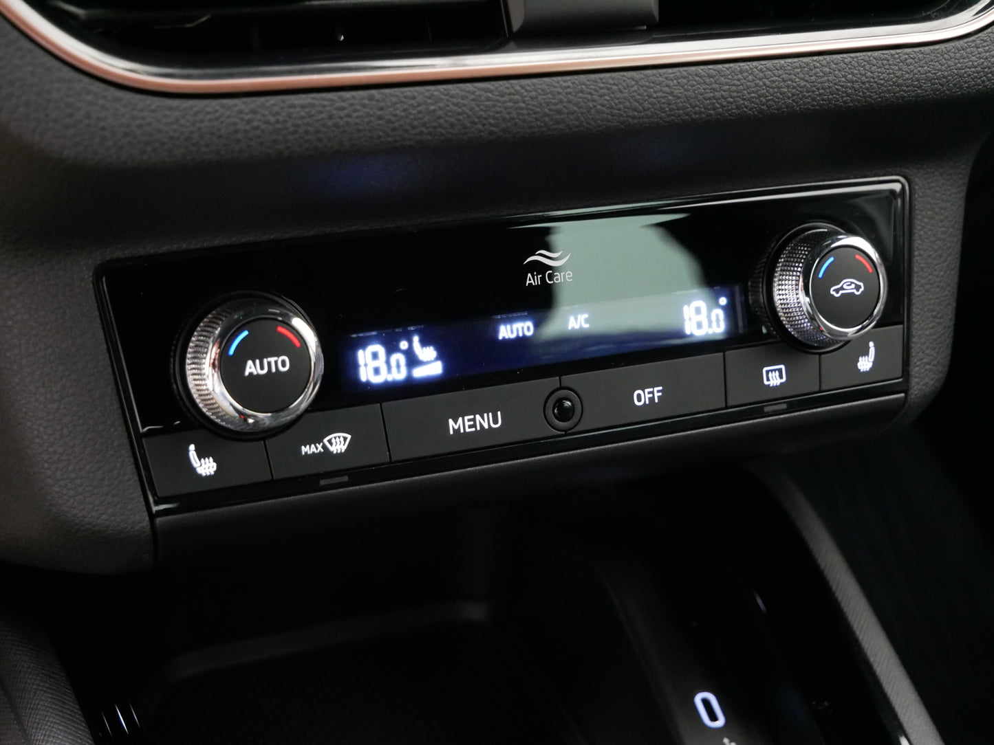 Škoda Scala 1.5 TSI/STYLE/TAŽNÉ/KAMERA/LED