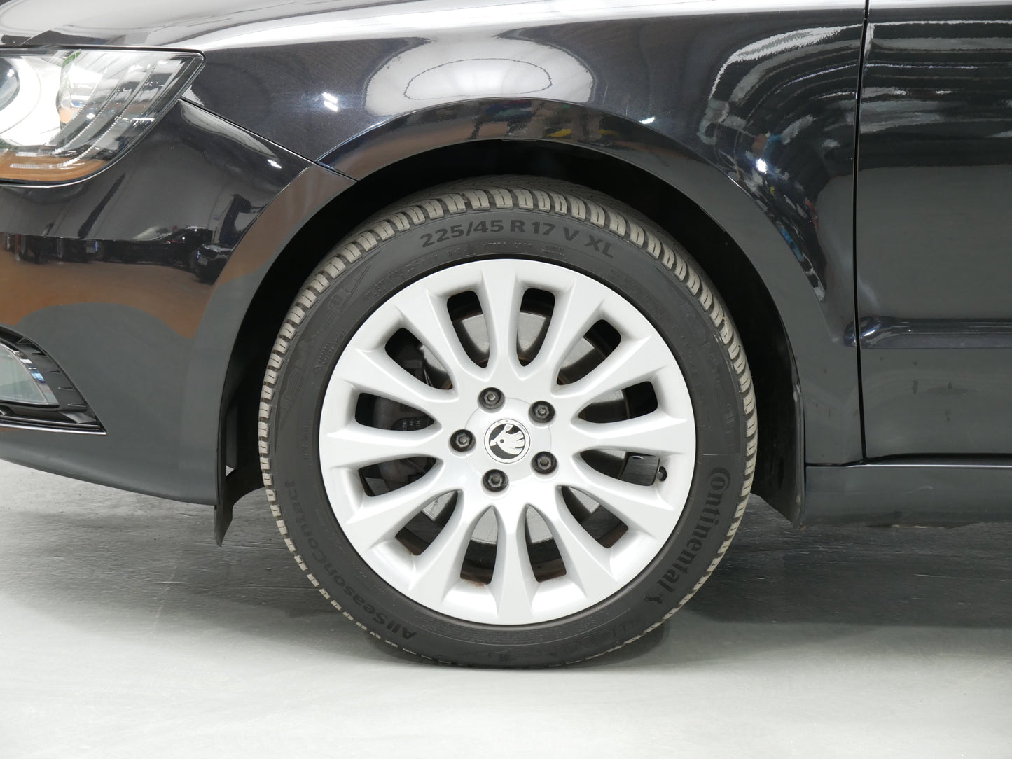 Škoda Superb 2.0 TDI/125 kW/DSG/XENONY/NAVIGACE/17"ALU