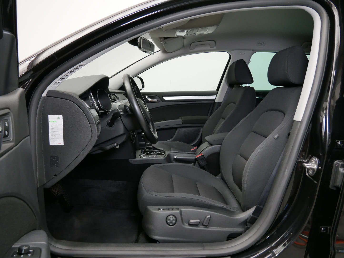 Škoda Superb 2.0 TDI/125 kW/DSG/XENONY/NAVIGACE/17"ALU