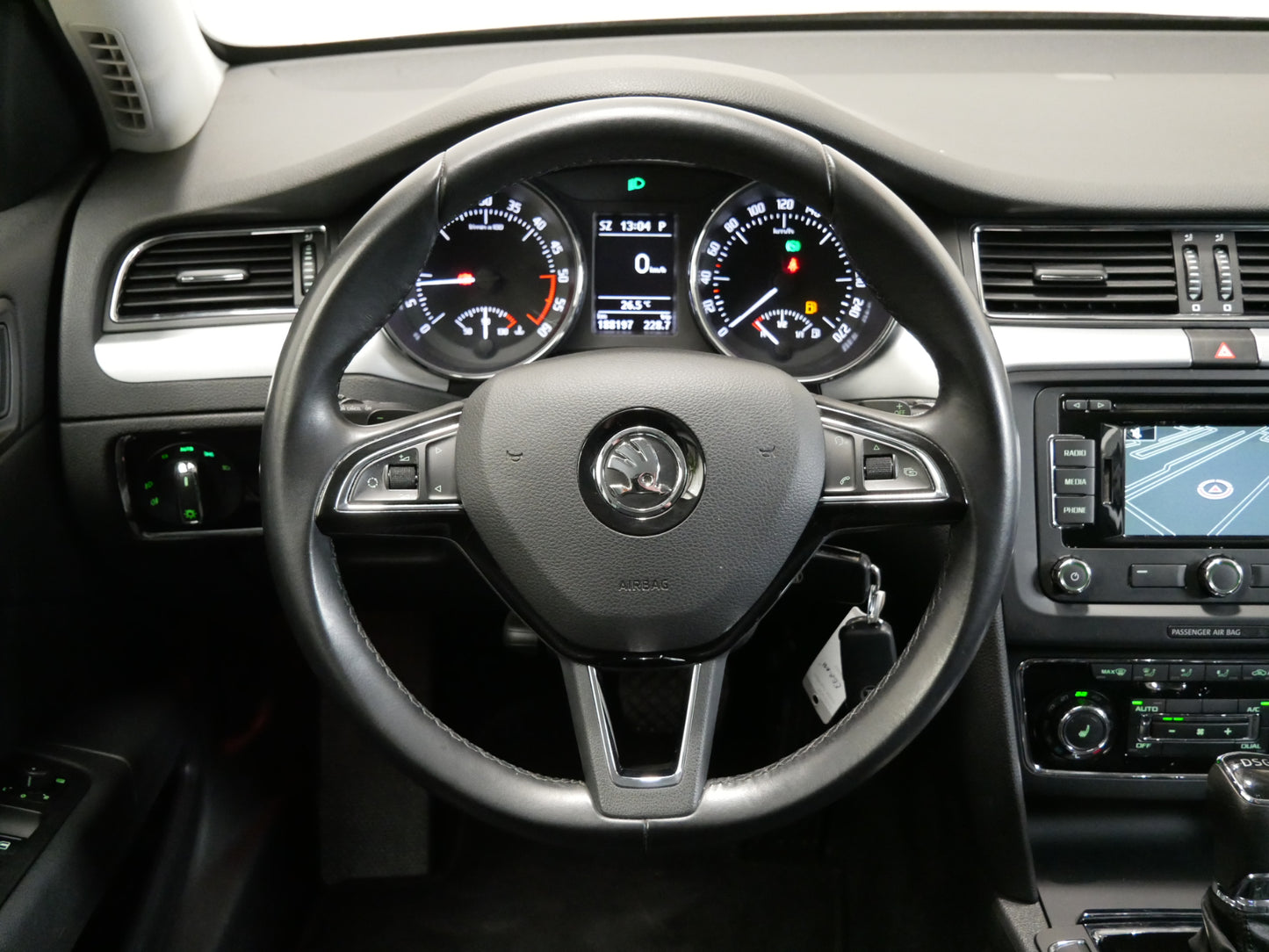 Škoda Superb 2.0 TDI/125 kW/DSG/XENONY/NAVIGACE/17"ALU