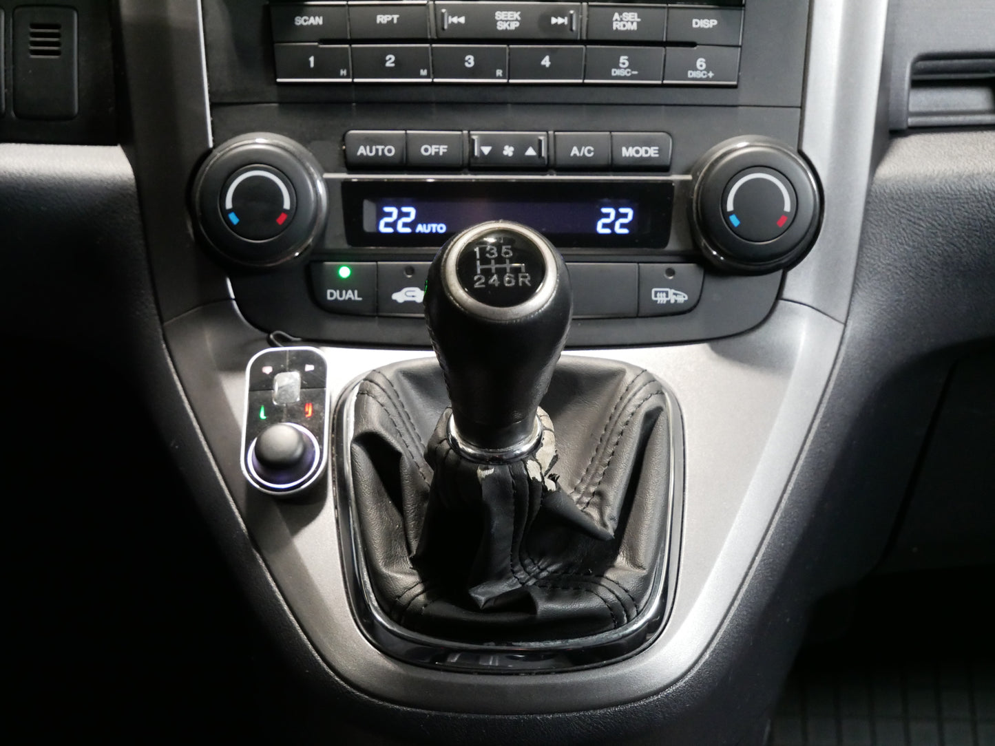 Honda CRV 2.0i/110kW/4x4/TAŽNÉ/TEMPOMAT