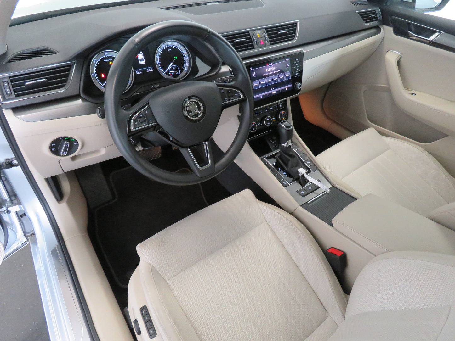 Škoda Superb 2.0 TDI 110 kW DSG Style