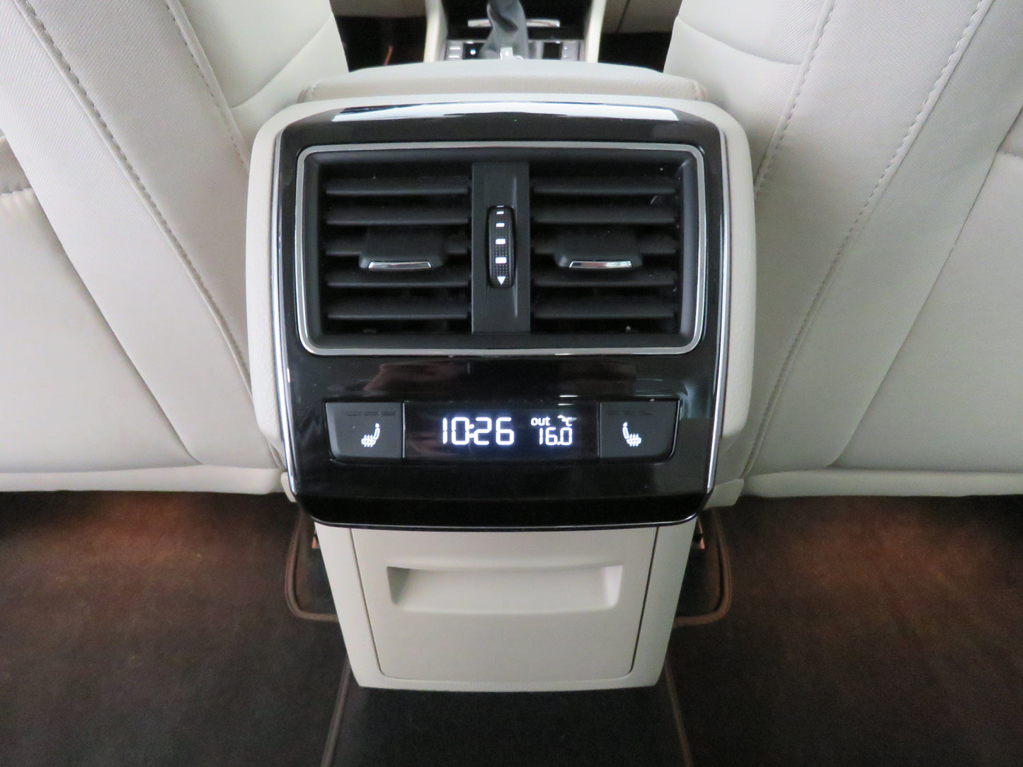 Škoda Superb 2.0 TDI 110 kW DSG Style
