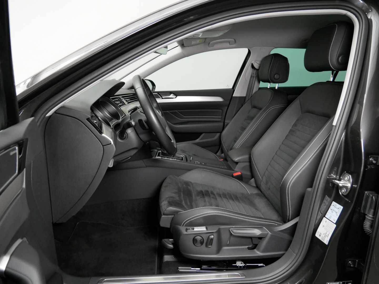 Volkswagen Passat 2.0TDI/140kW/DSG/WEBASTO/TAŽNÉ/DPH