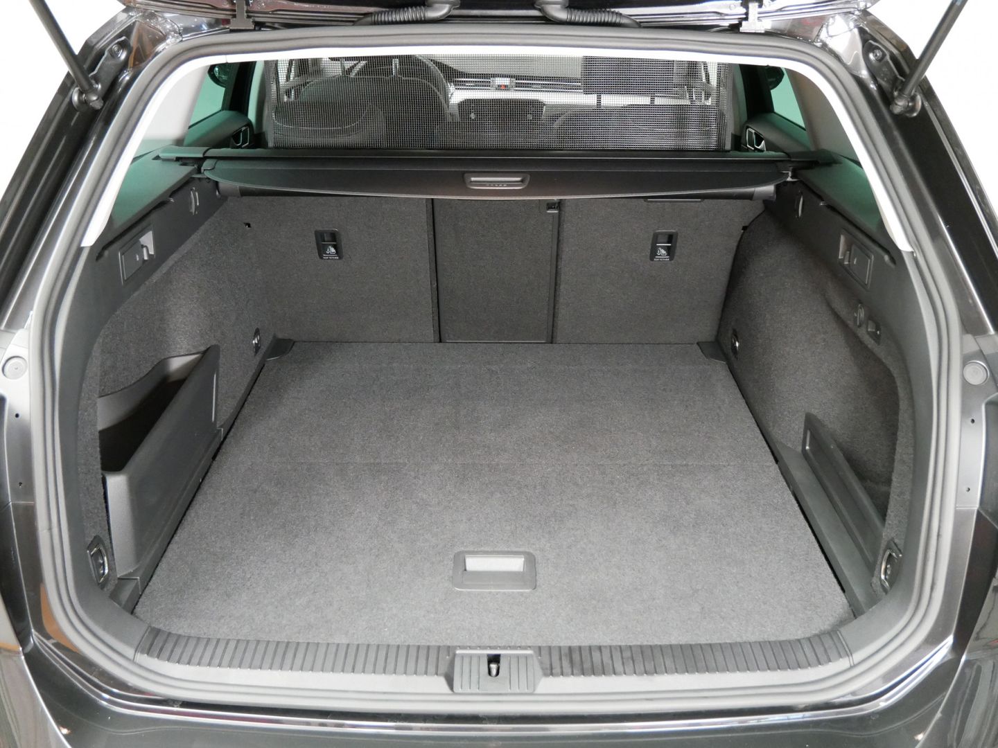 Volkswagen Passat 2.0TDI/140kW/DSG/WEBASTO/TAŽNÉ/DPH