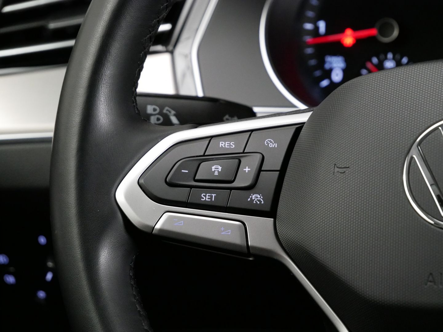 Volkswagen Passat 2.0TDI/140kW/DSG/WEBASTO/TAŽNÉ/DPH
