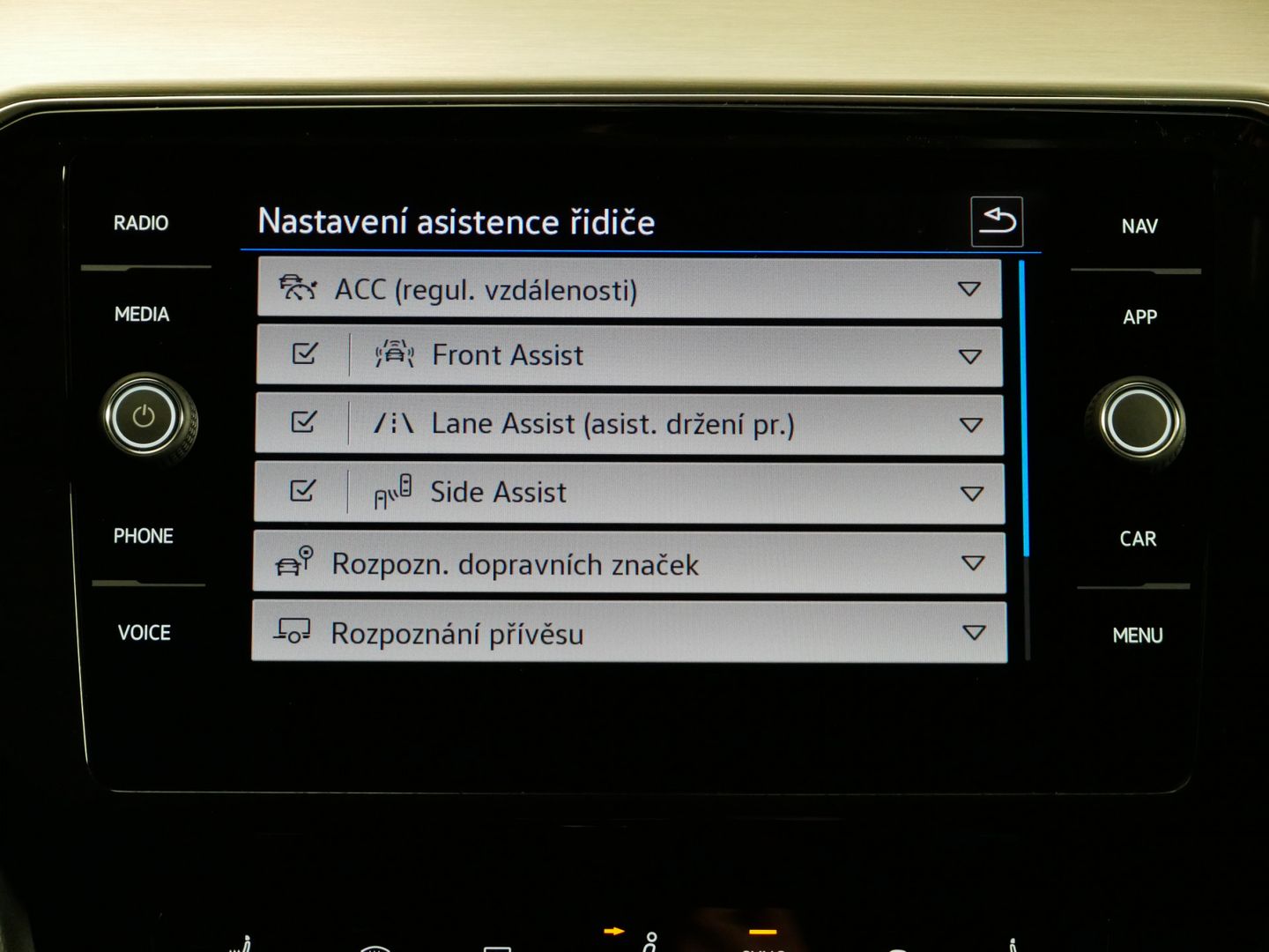Volkswagen Passat 2.0TDI/140kW/DSG/WEBASTO/TAŽNÉ/DPH