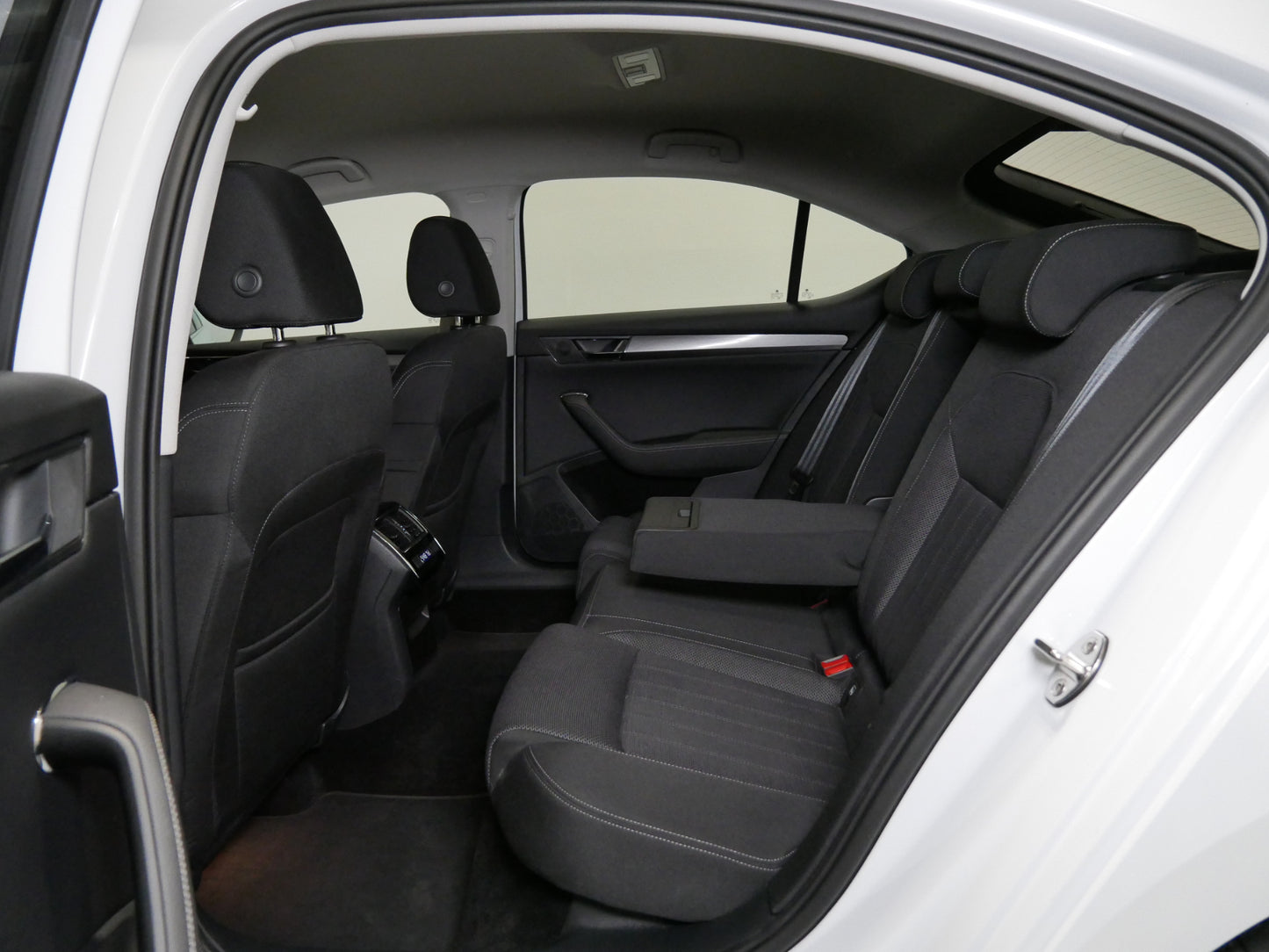 Škoda Superb 2.0 TDI/110 kW/DSG/STYLE/LEDKY