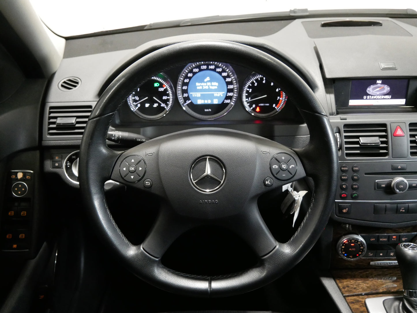 Mercedes-Benz Třídy C 200 CGI 135 kW Elegance
