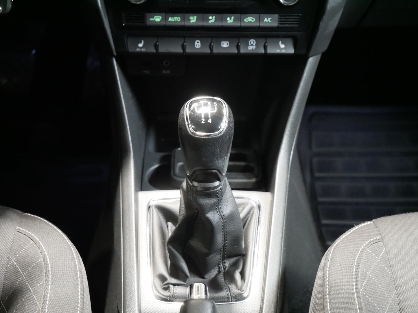 Škoda Rapid Spaceback 1.6 TDI 85 kW Style Plus