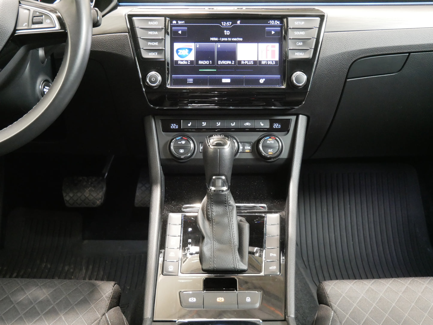 Škoda Superb 2.0 TDI/140 kW/DSG/STYLE/DPH