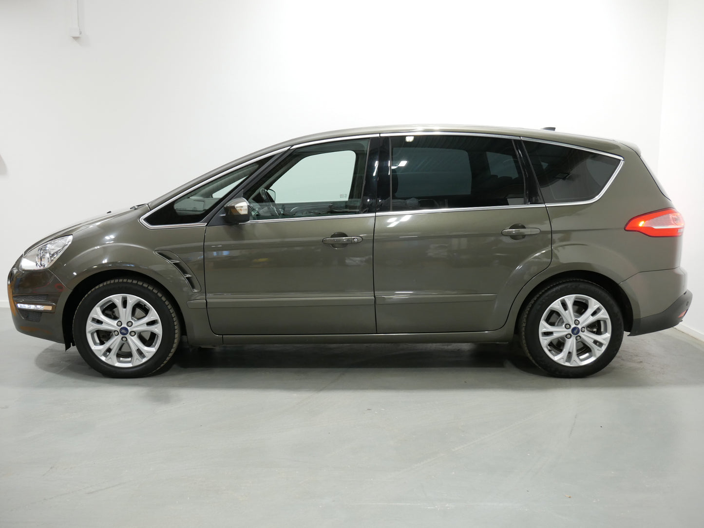 Ford S-MAX 2.0 TDCi 103 kW Titanium
