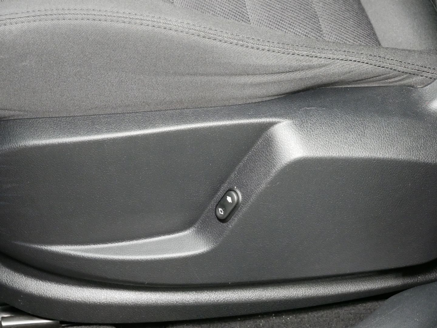Ford S-MAX 2.0 TDCI/120kW/AUT/TAŽNÉ/XENONY/TITANIUM