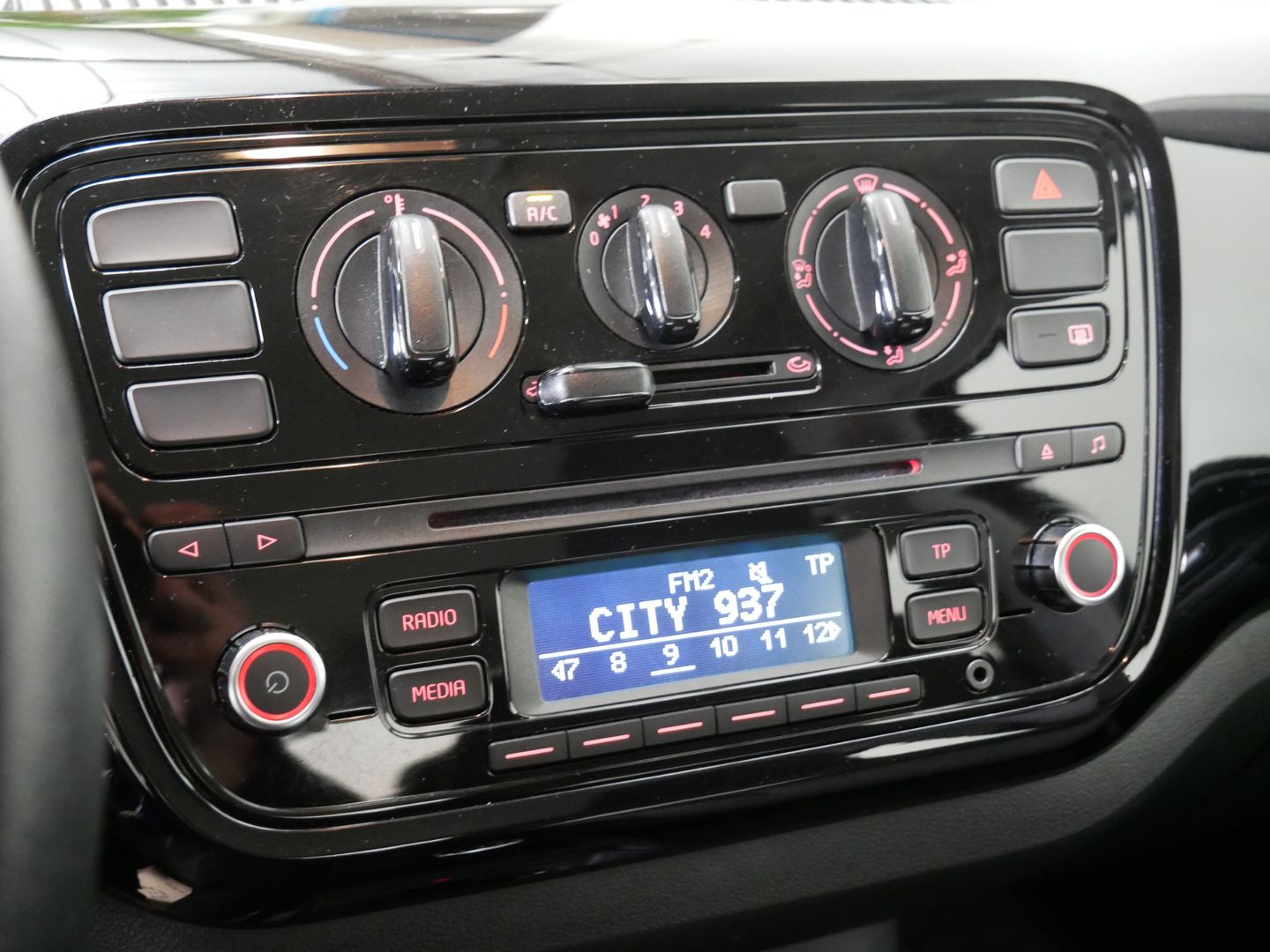 Volkswagen up! 1.0 MPI 55 kW MOVE