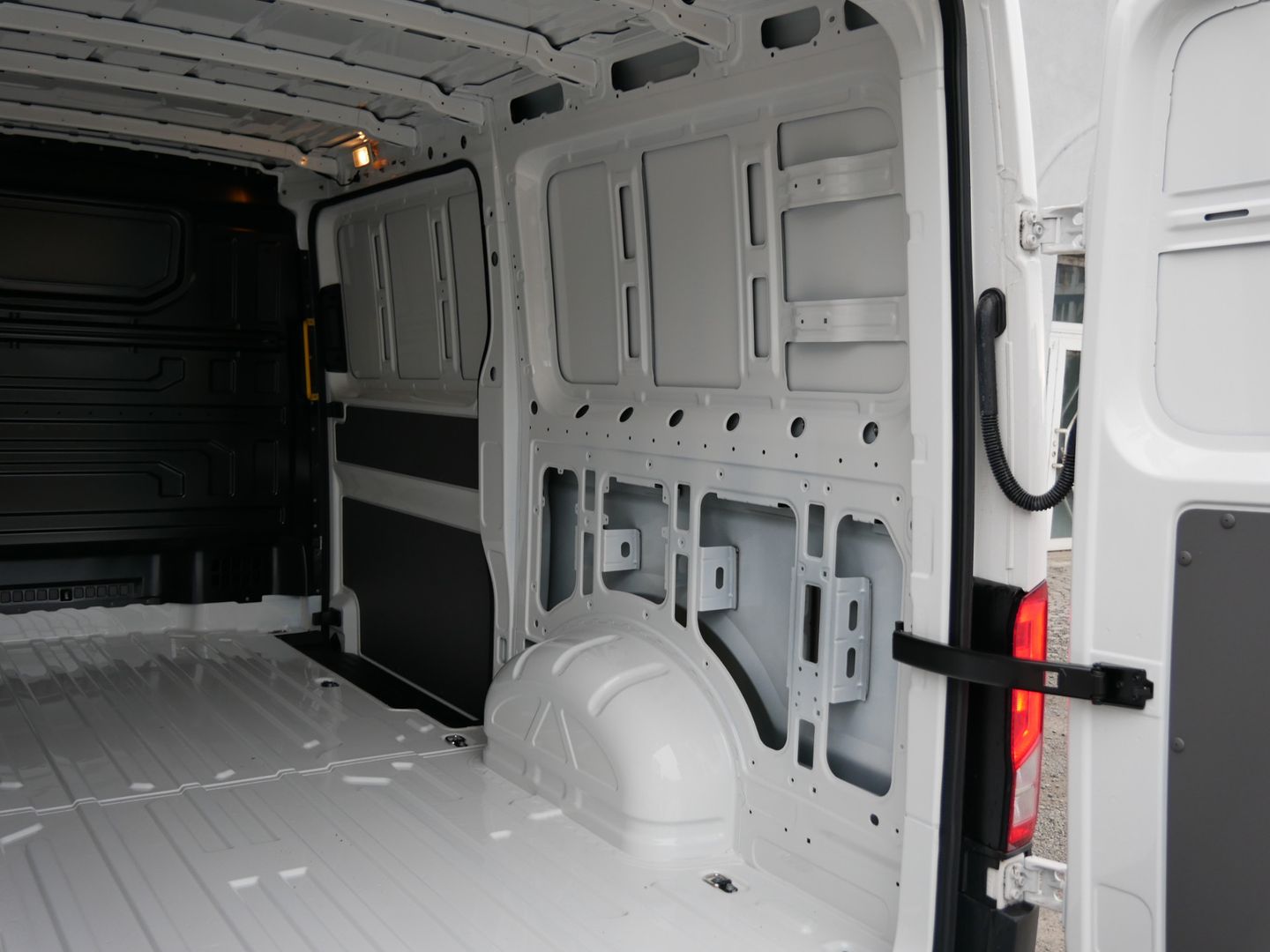 Volkswagen Crafter 2.0 TDI 103 kW L2H1