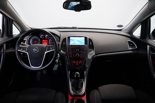 Opel Astra 1.6i Turbo 125 kW – foto 6