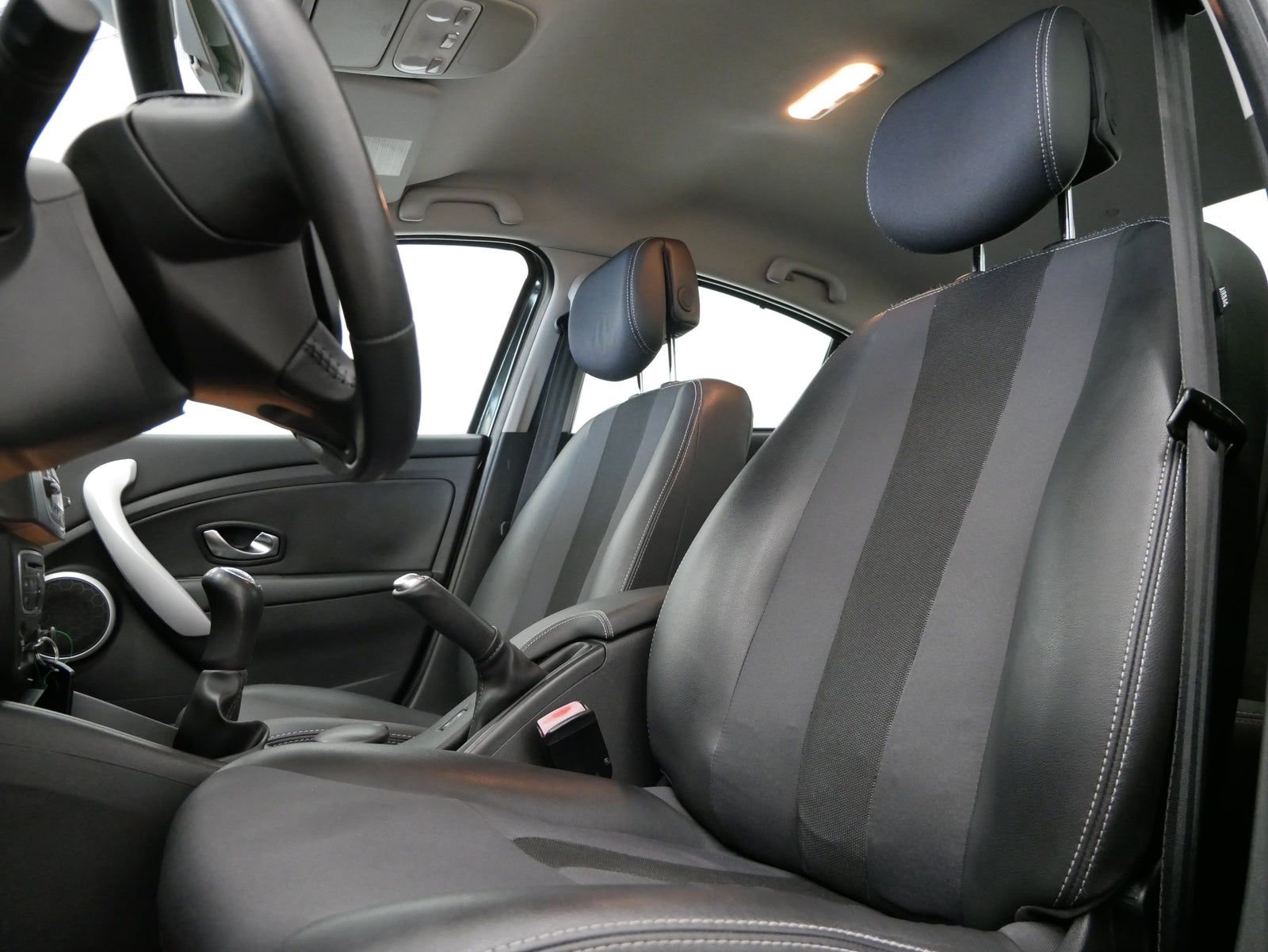 Renault Fluence 1.6 16V 81 kW – foto 6