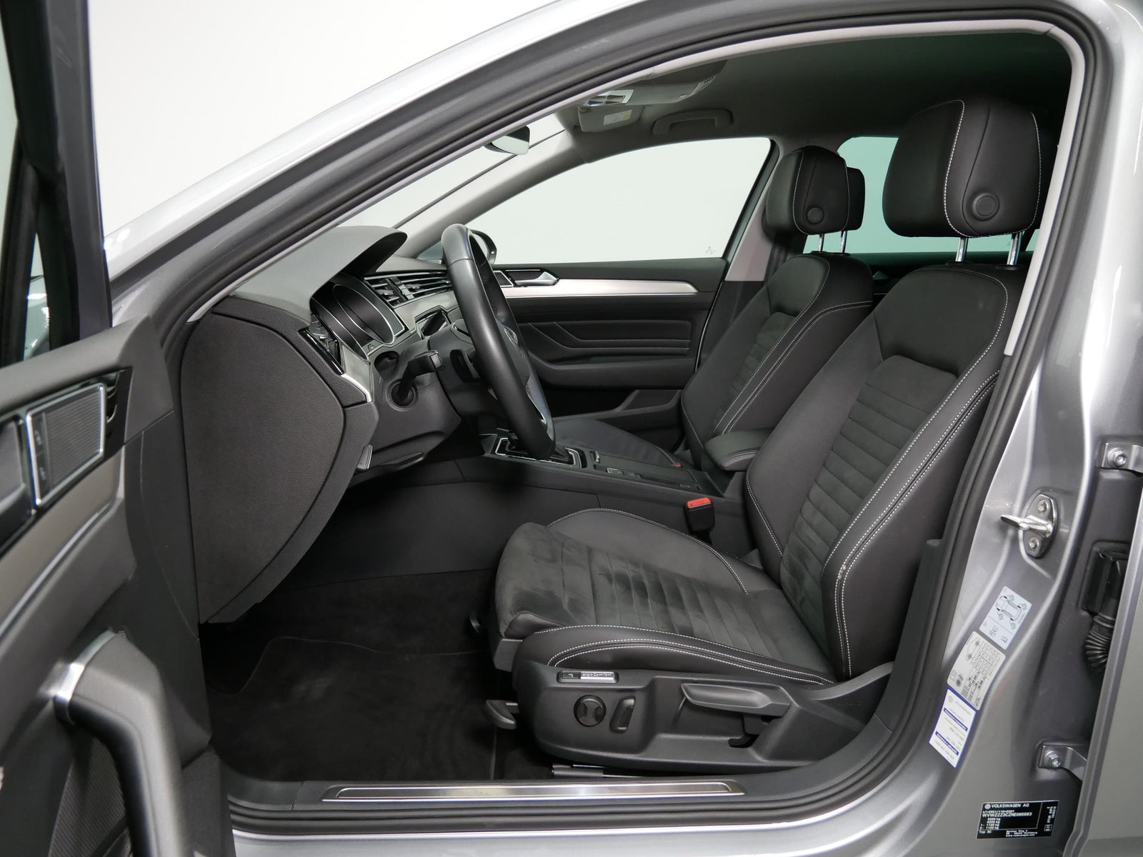 Volkswagen Passat 2.0 TDI 110 kW Elegance – foto 6