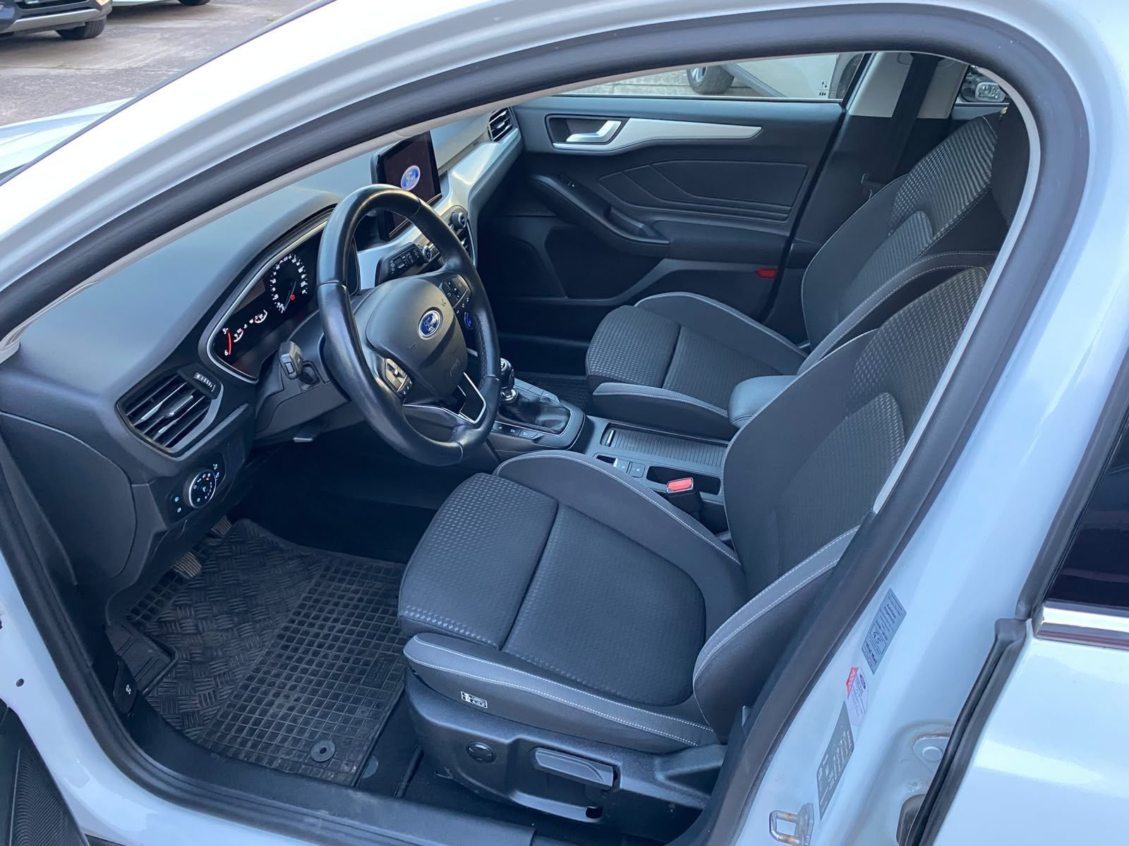 Ford Focus 1.5TDCi 70KW Active – foto 6