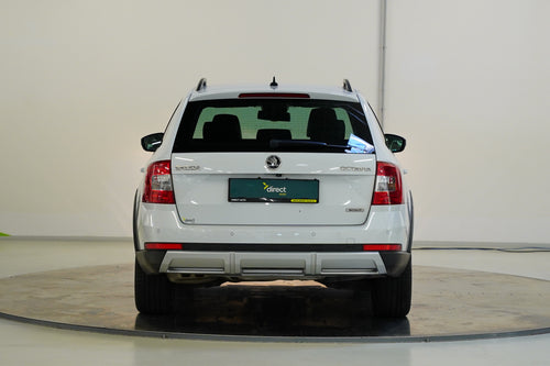 Škoda Octavia 2.0 TDI 135 kW Scout 4x4 – foto 6