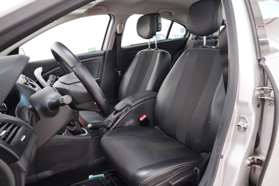 Renault Fluence 1.6 16V 81 kW – foto 6