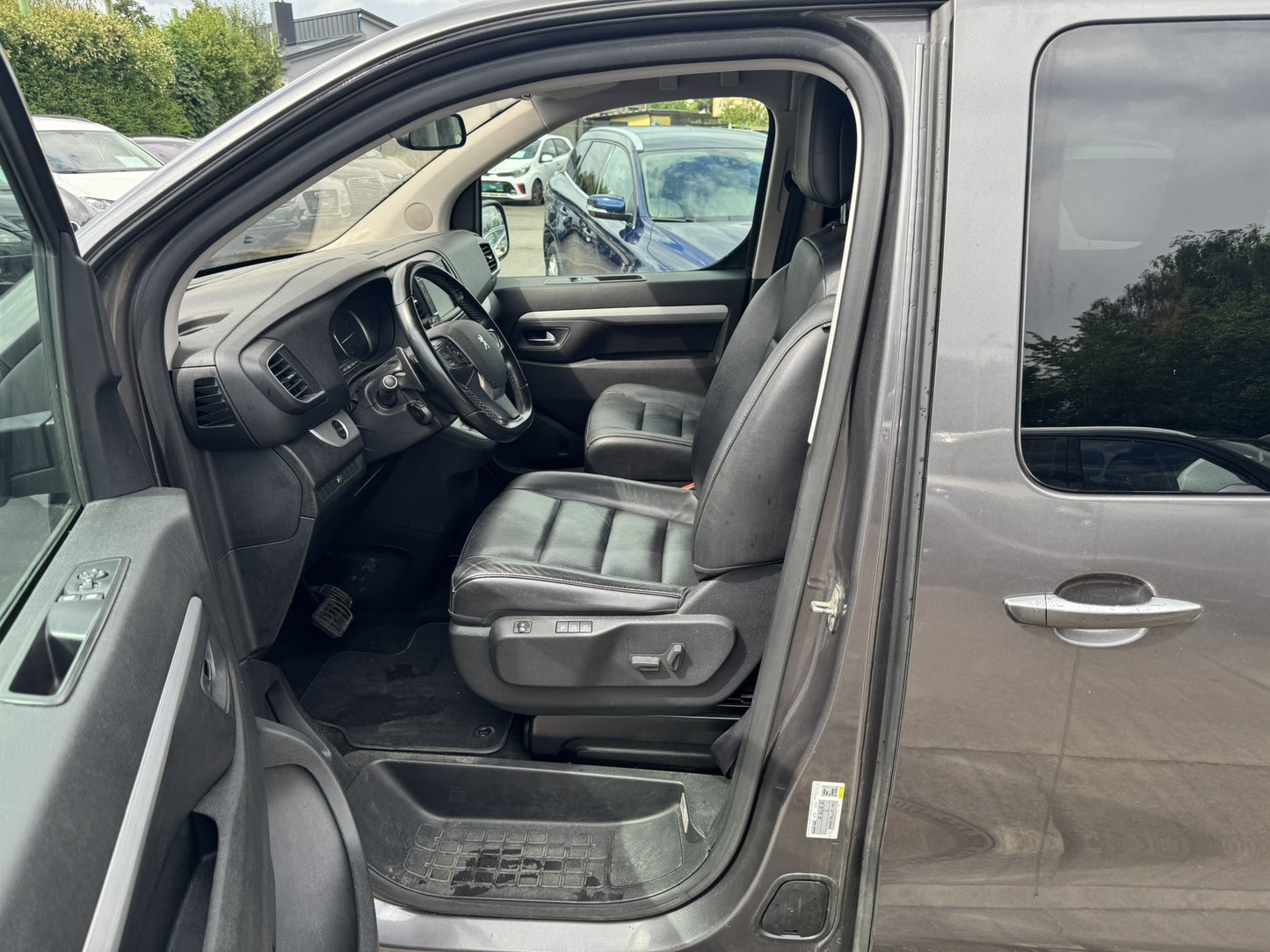 Peugeot Traveller 2.0 HDi 130 kW