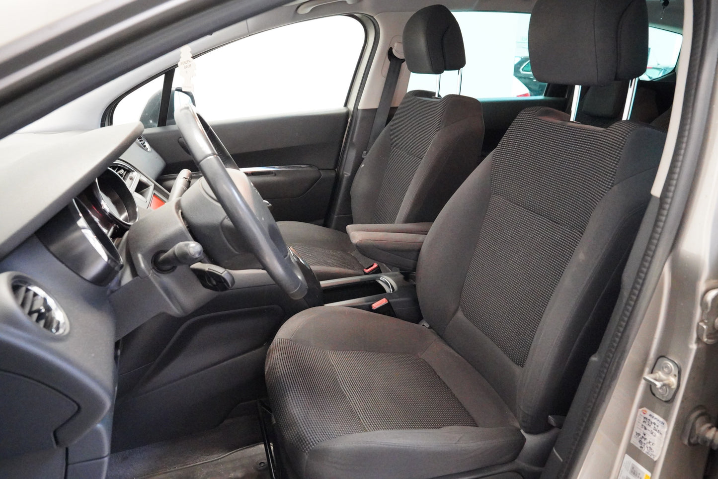Peugeot 5008 1.6 HDI 84 kW Allure