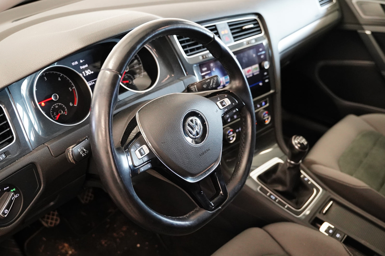 Volkswagen Golf 2.0 TDI 110 kW Comfortline – foto 6