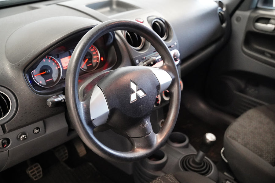 Mitsubishi Colt 1.3i 70 kW – foto 6
