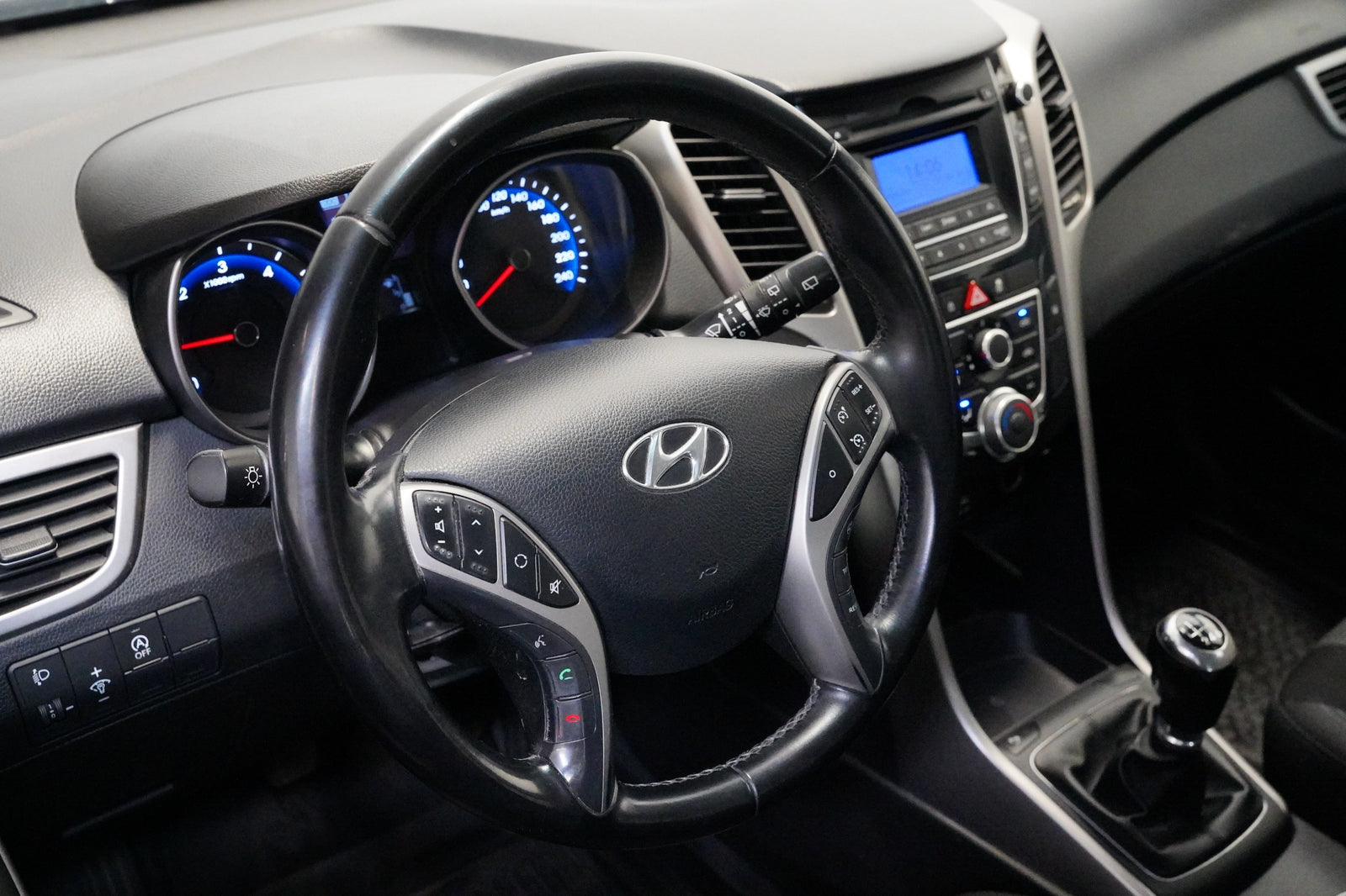 Hyundai i30 1.6 CRDi 81 kW – foto 6