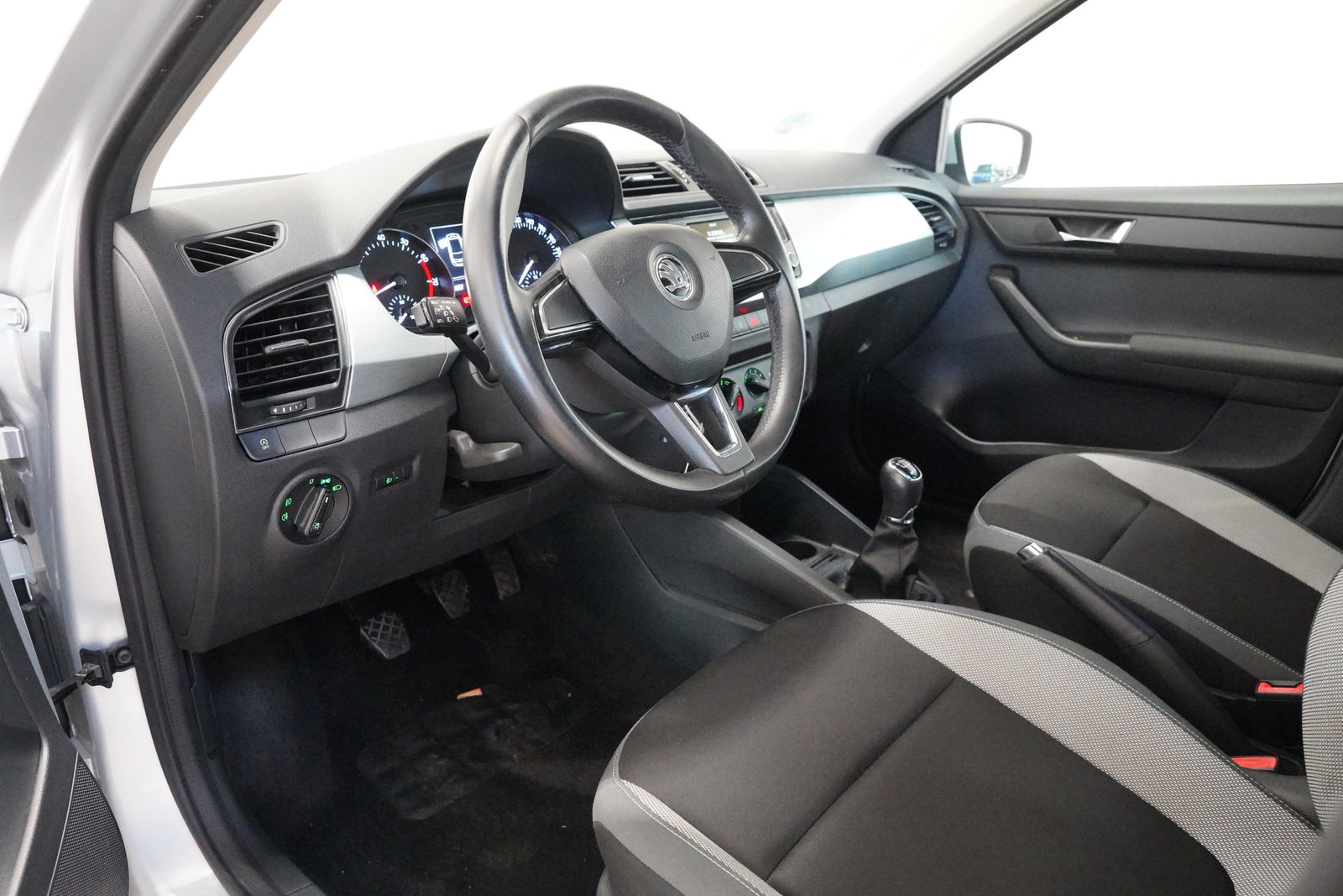 Škoda Fabia FABIA AMB TS 66/1.2 M5F – foto 6