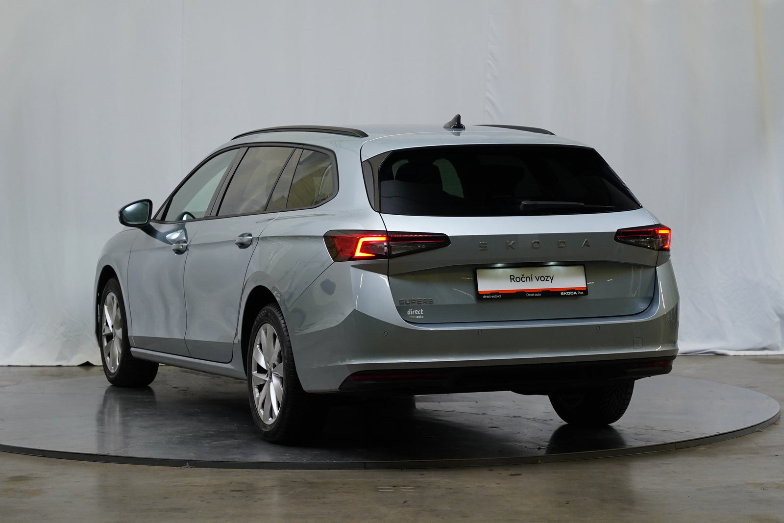 Škoda Superb 2.0 TDI 110 kW Selection – foto 7
