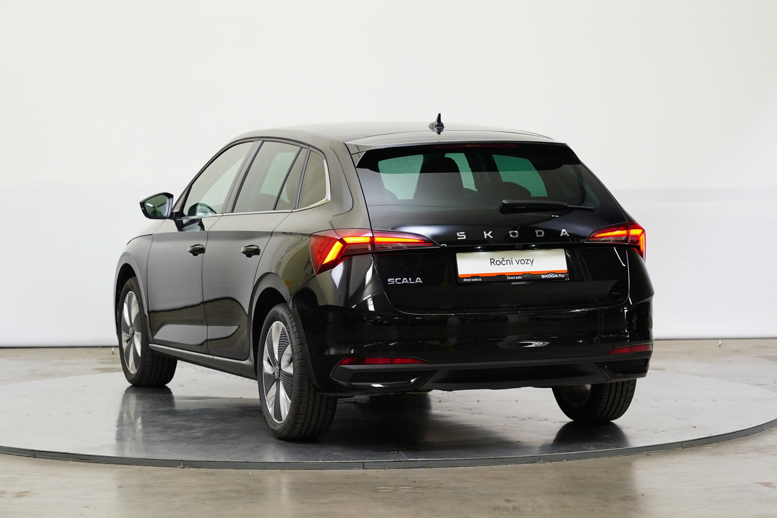Škoda Scala 1.0 TSI 85kW DSG Top Selection – foto 7