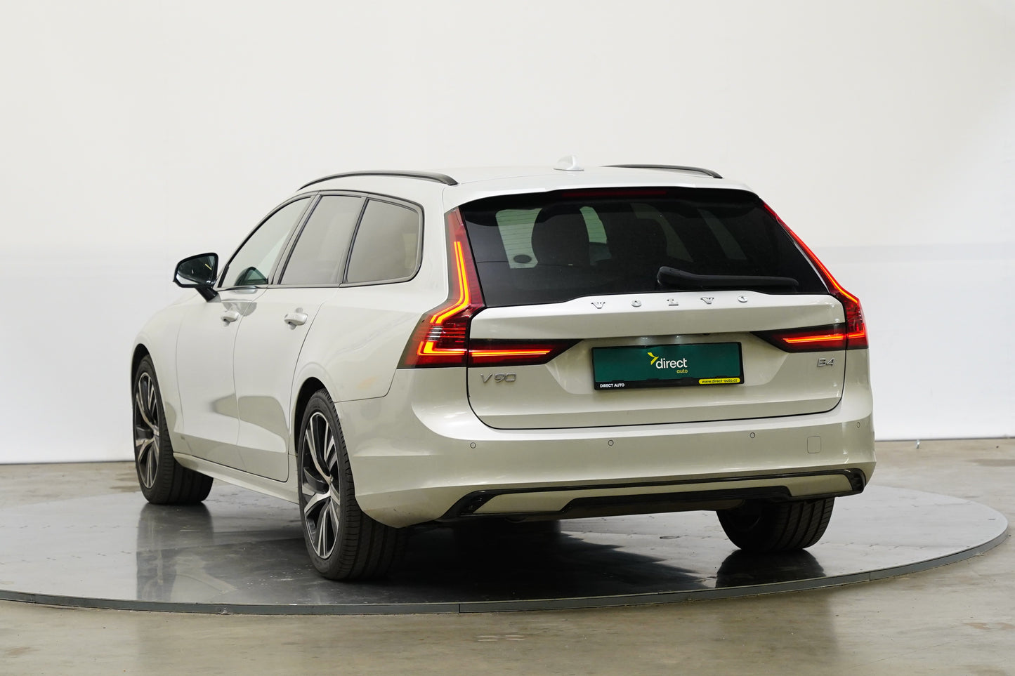 Volvo V90 2.0 B4 145 kW R-Design