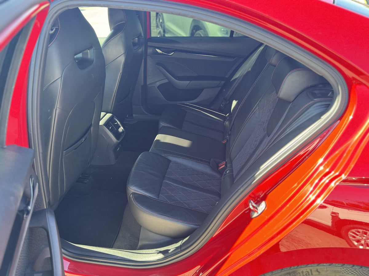 Škoda Octavia 2.0 TSI 180 kW RS – foto 8