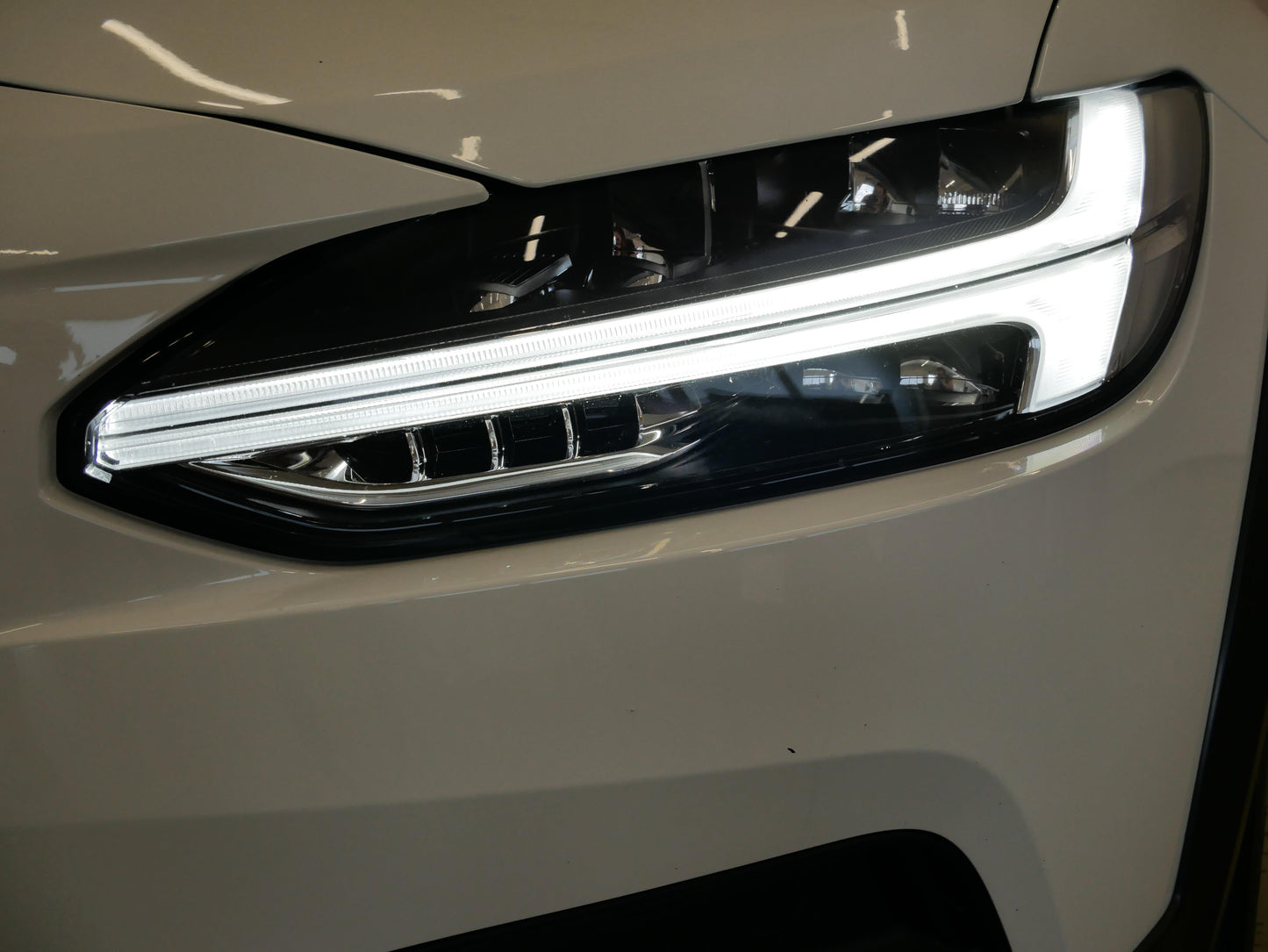 Volvo V90 D5 173 kW AWD Cross Country