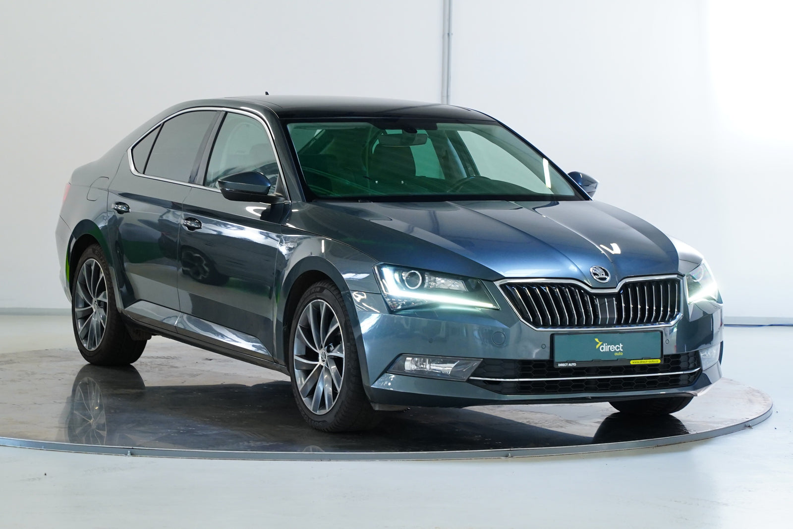 Škoda Superb 1.8 TSI 132 kW DSG L&K – foto 8