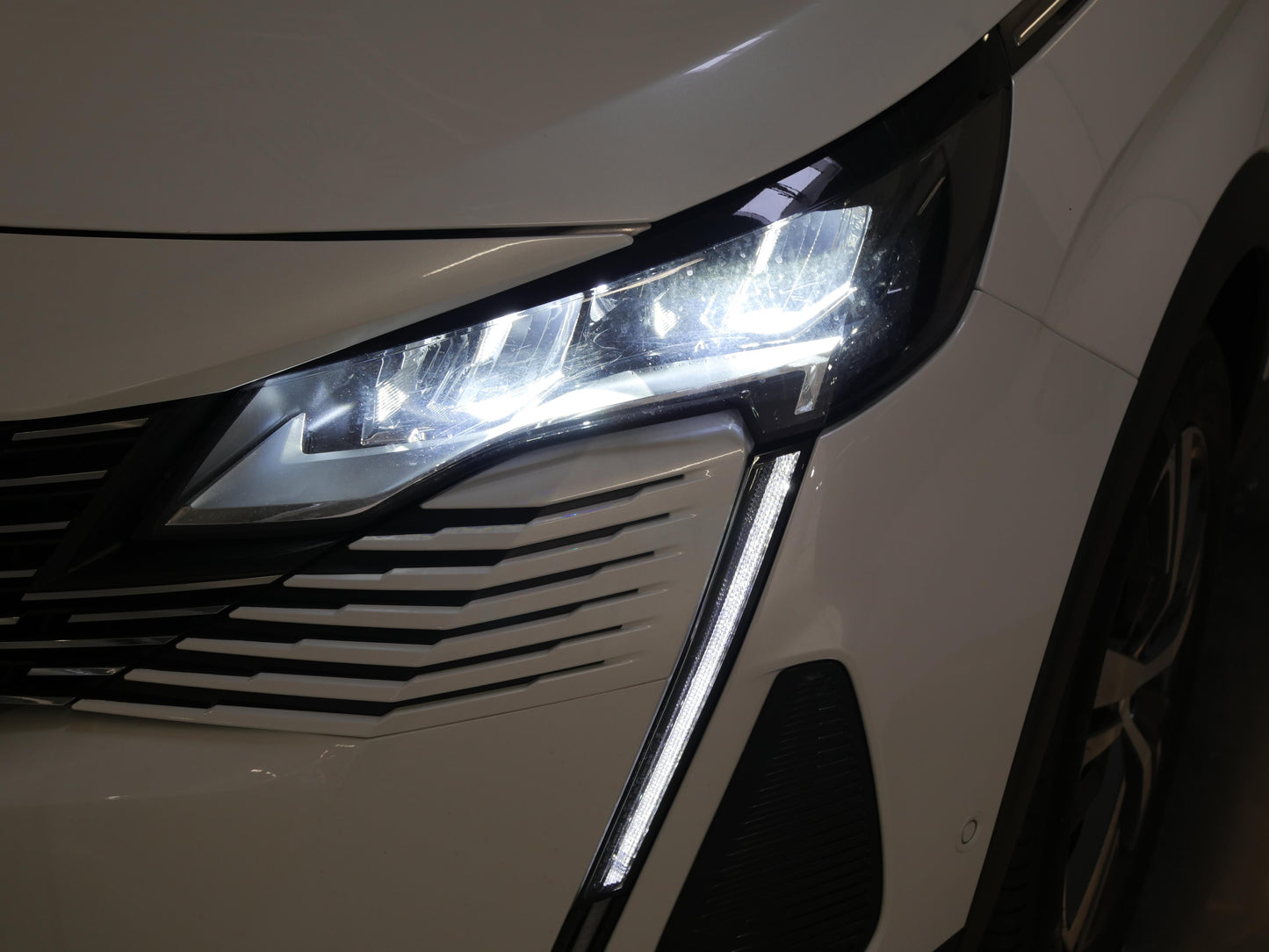 Peugeot 3008 1.5 BlueHDi 96 kW ALLURE