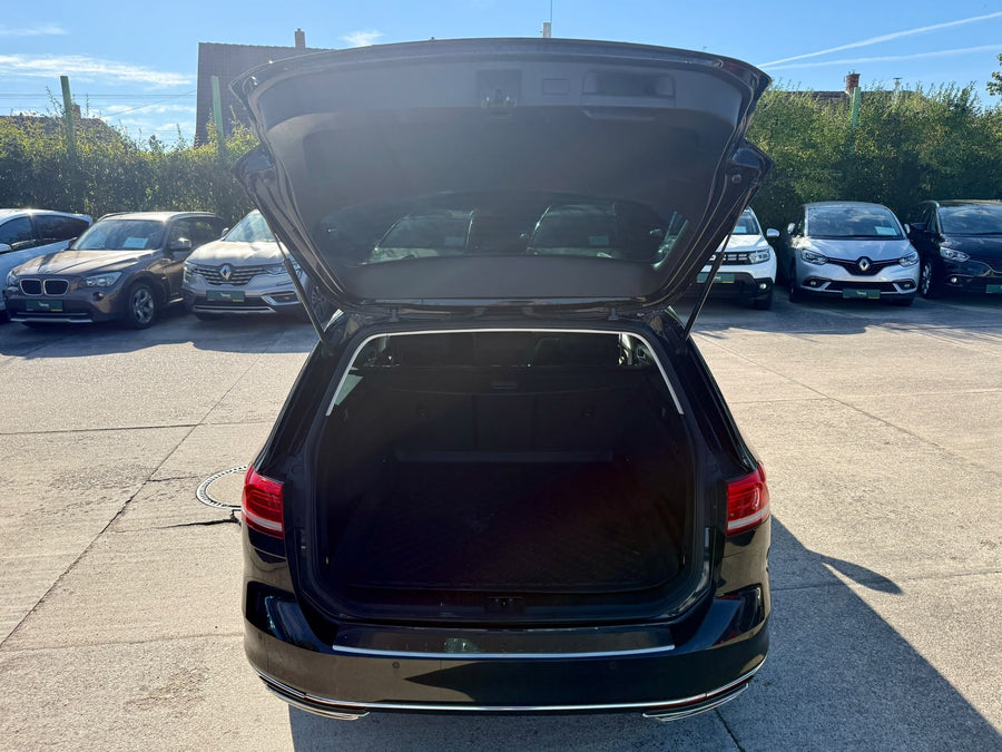 Volkswagen Passat 2.0 TDi 110 kW DSG R-Line – foto 8