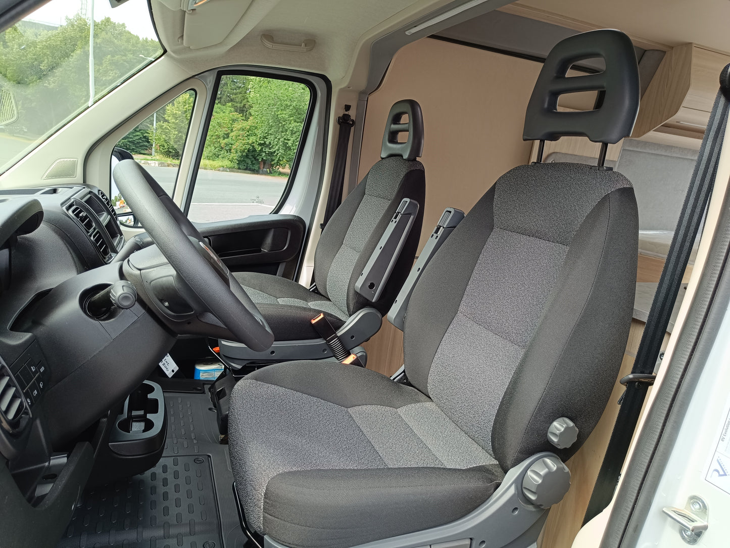 Fiat Ducato Light 2,2 MTJ L2H2 Obytný automobil