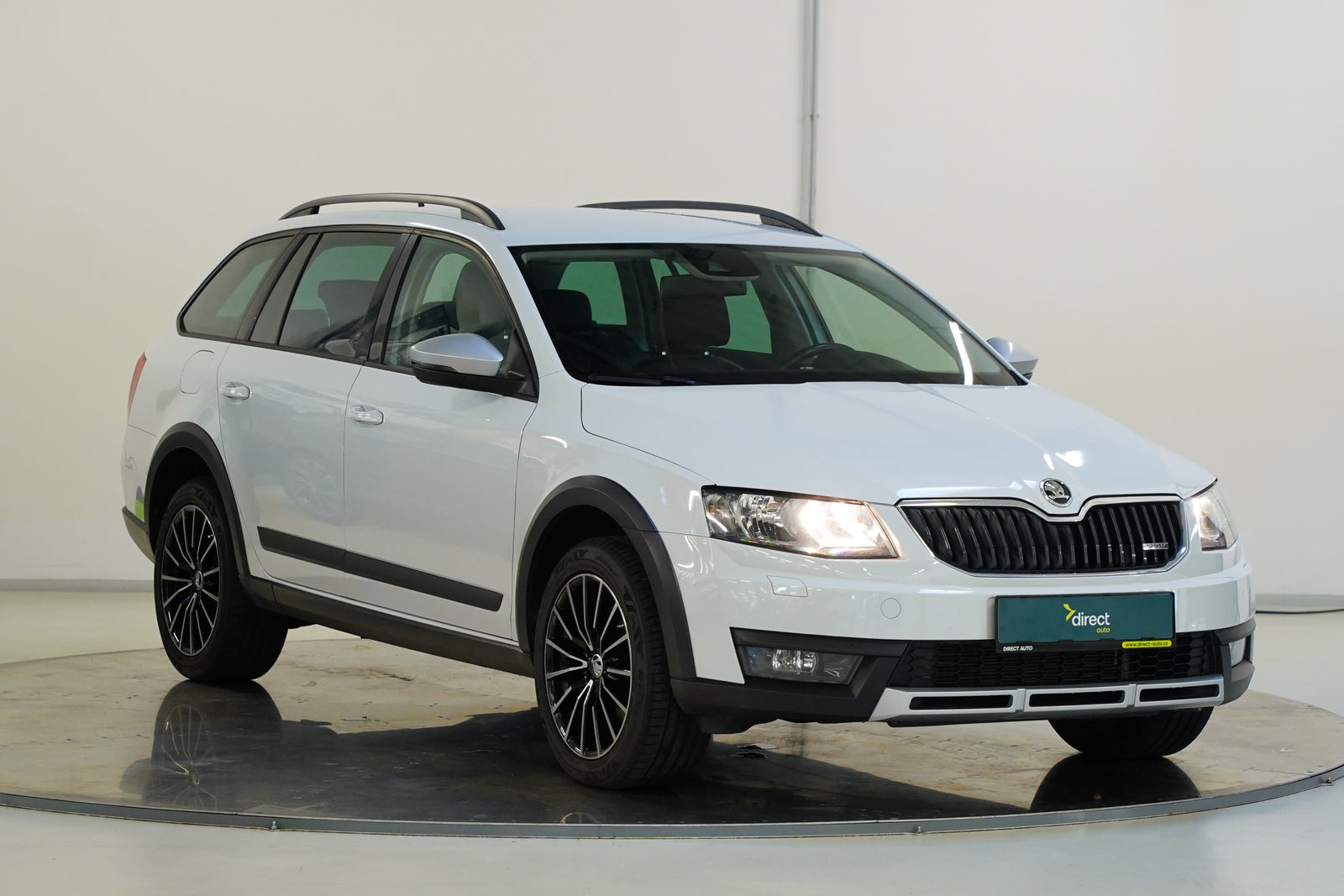 Škoda Octavia 2.0 TDI 135 kW Scout 4x4 – foto 8