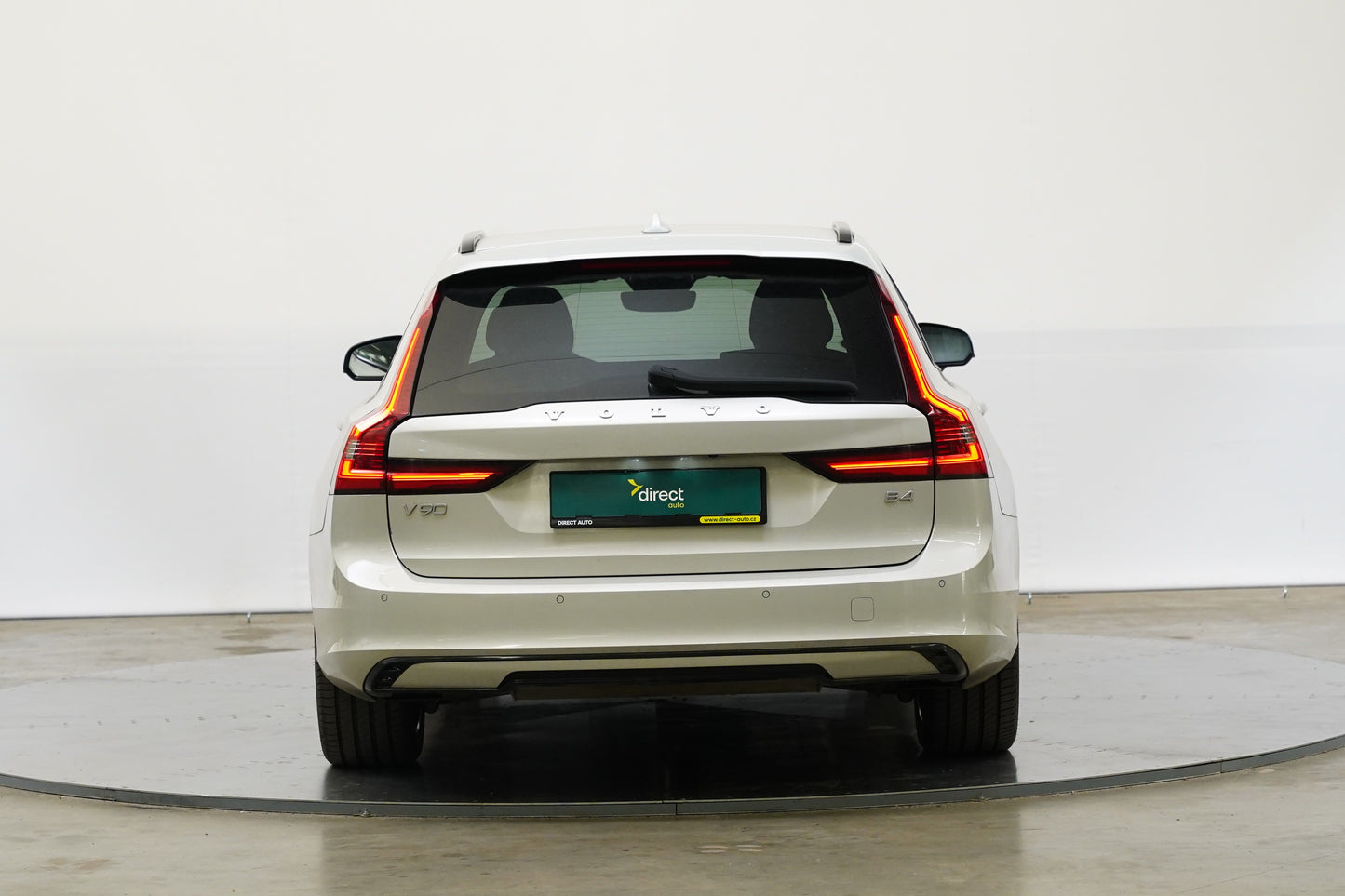 Volvo V90 2.0 B4 145 kW R-Design