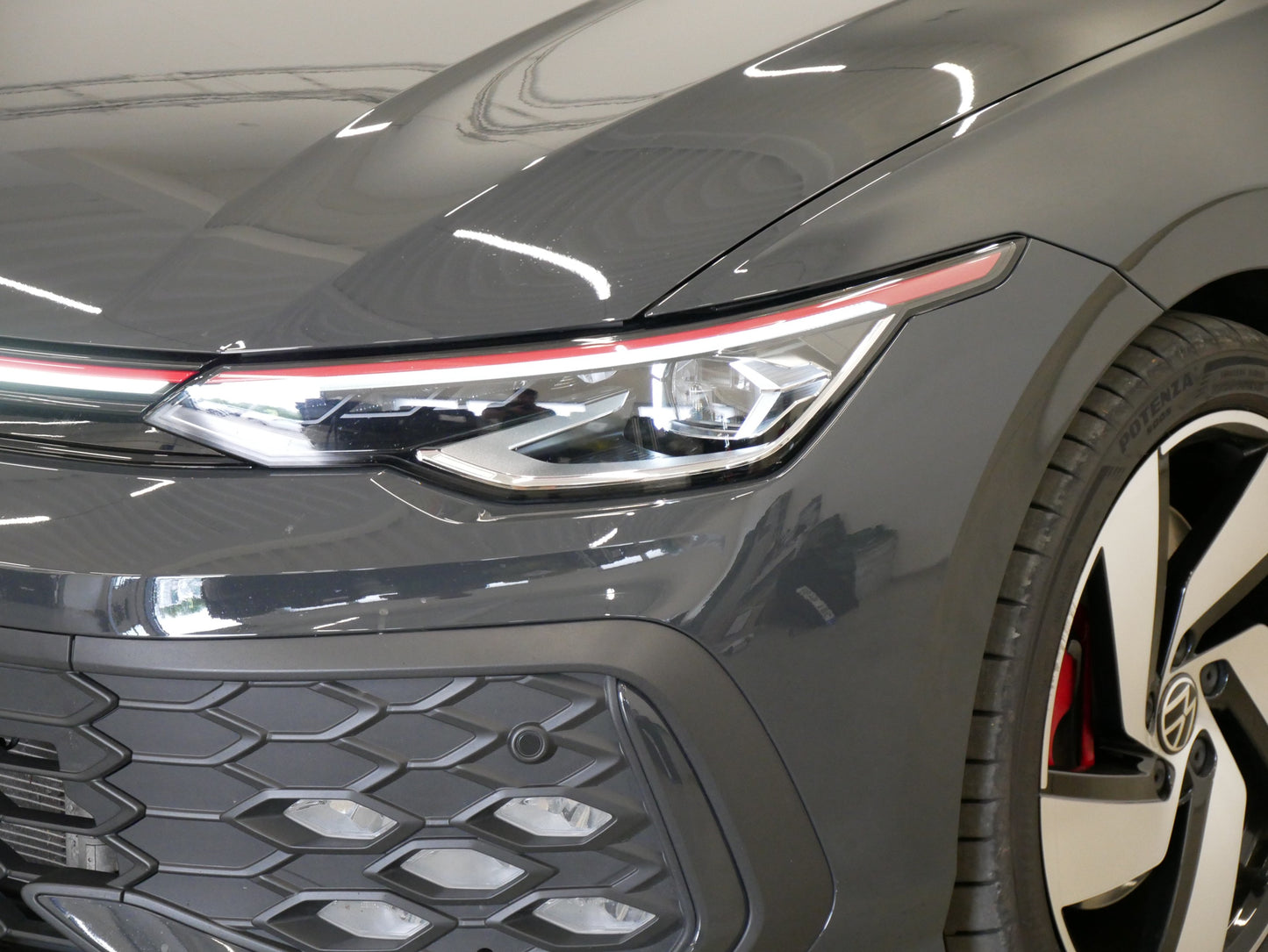 Volkswagen Golf 2.0 TSI 195 kW DSG GTI