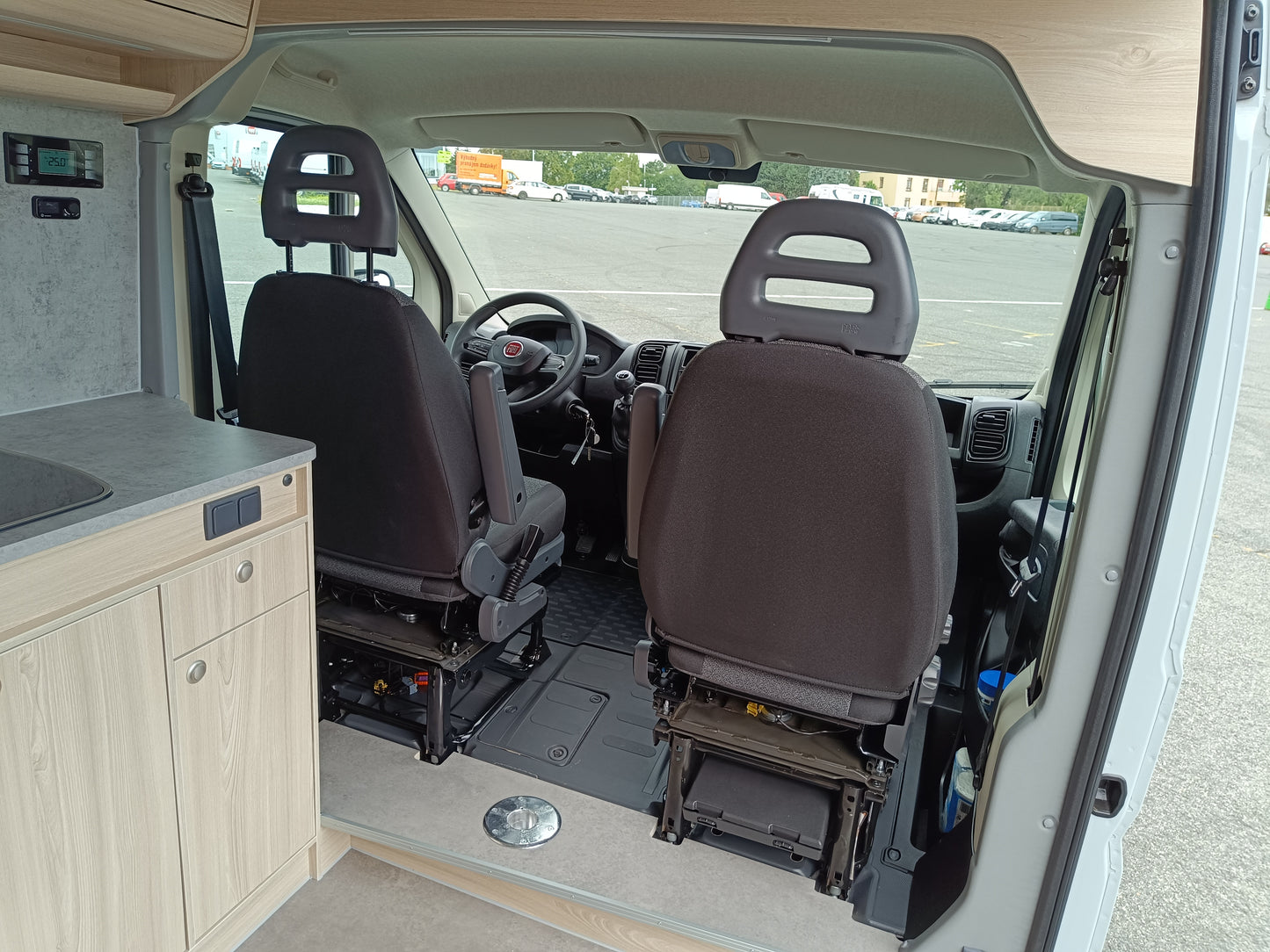 Fiat Ducato Light 2,2 MTJ L2H2 Obytný automobil