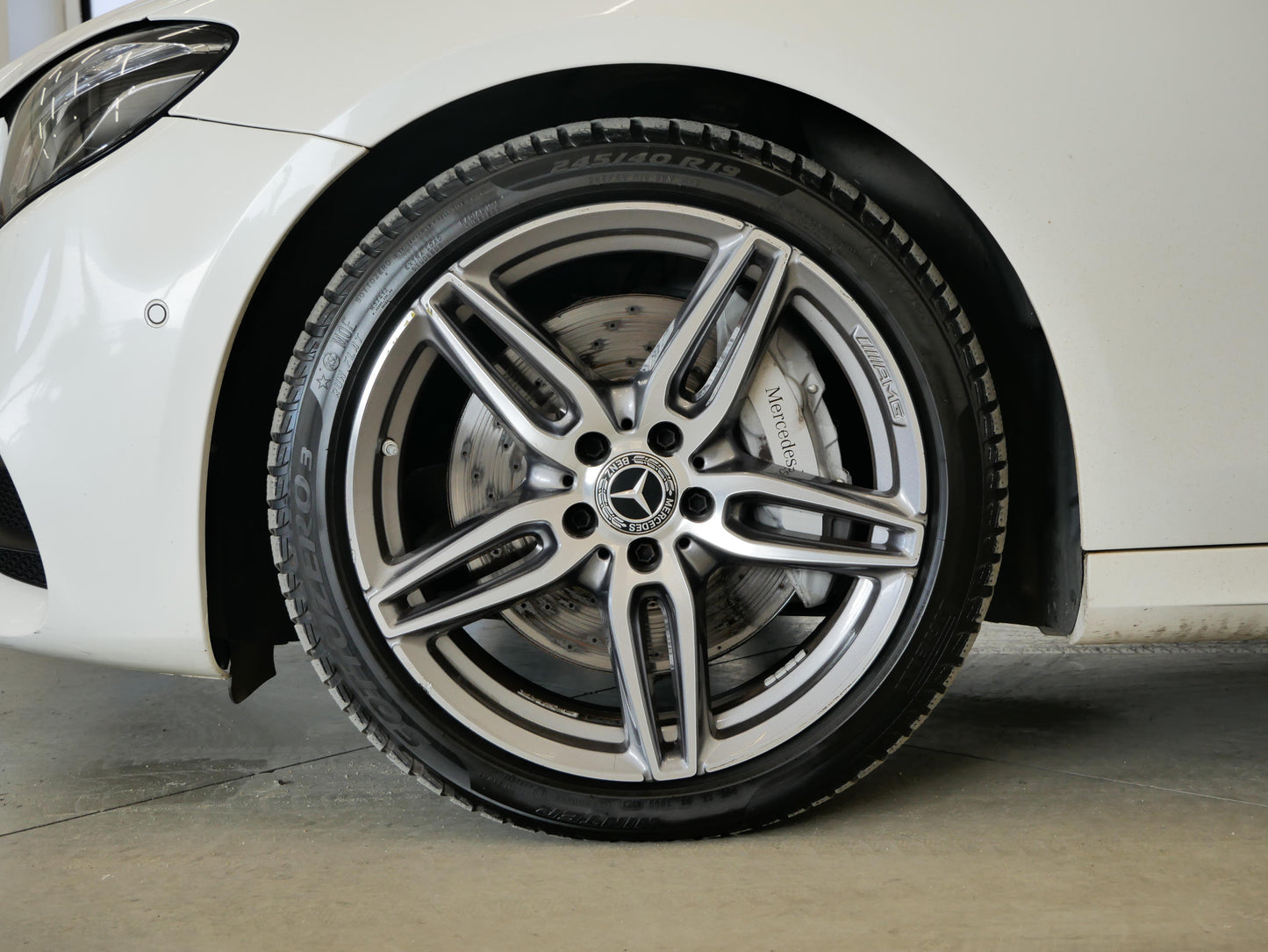 Mercedes-Benz E-Class E400 AMG LINIE 4MATIC 245KW