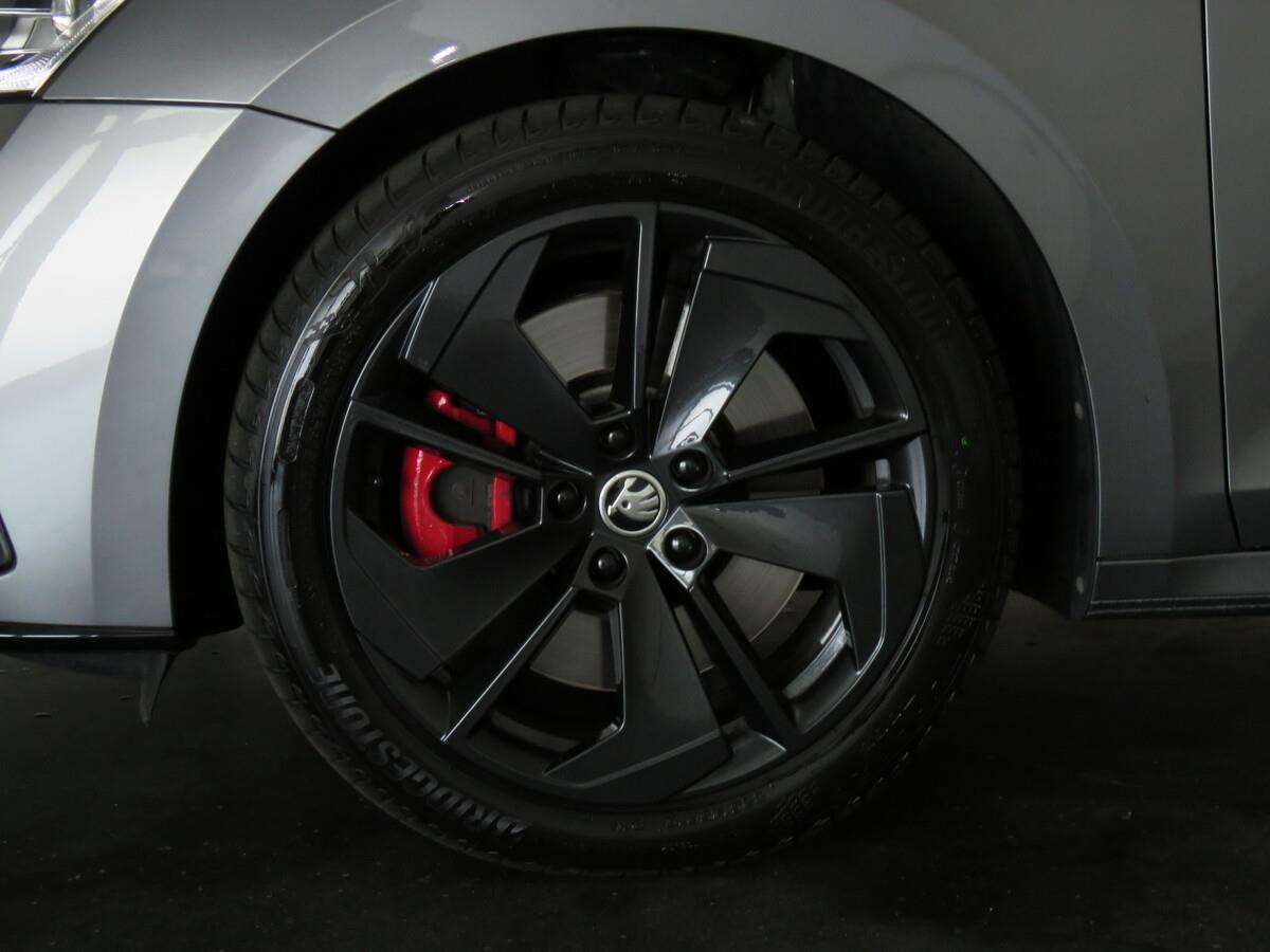 Škoda Octavia 2.0 TSI 180 kW RS