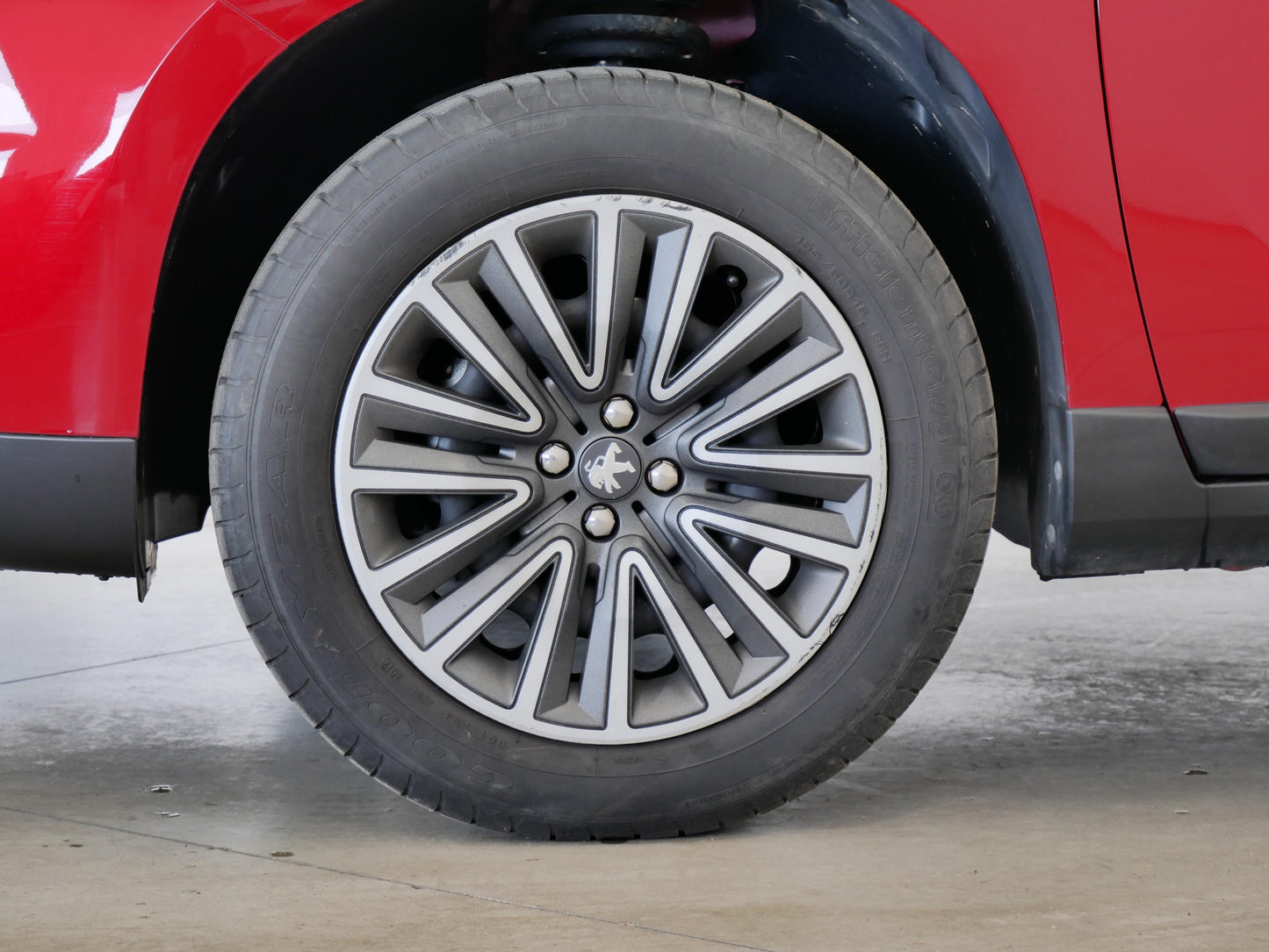 Peugeot 2008 1.2 Puretech 82 kW Active